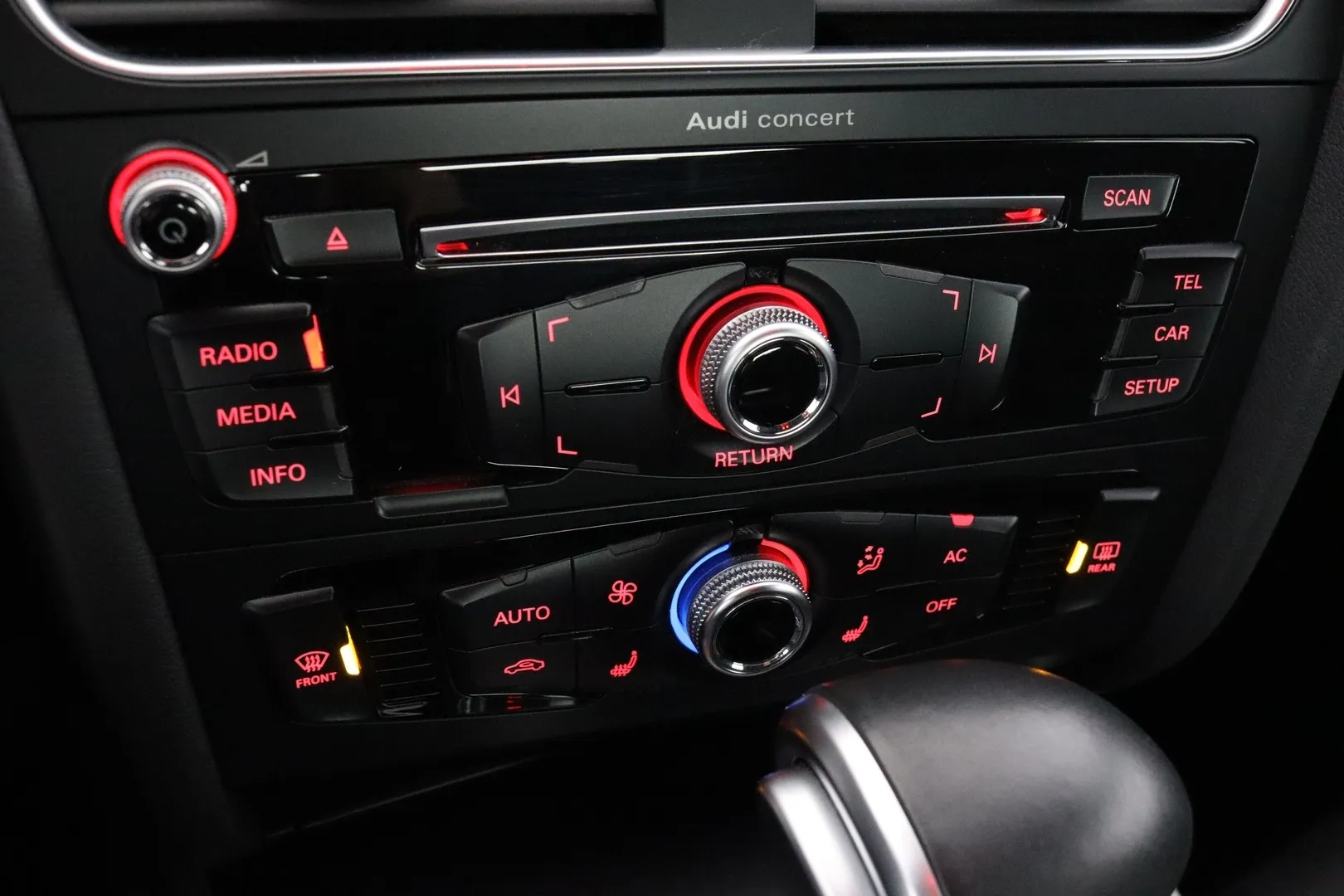 Audi A4 EMH-983 carousel image