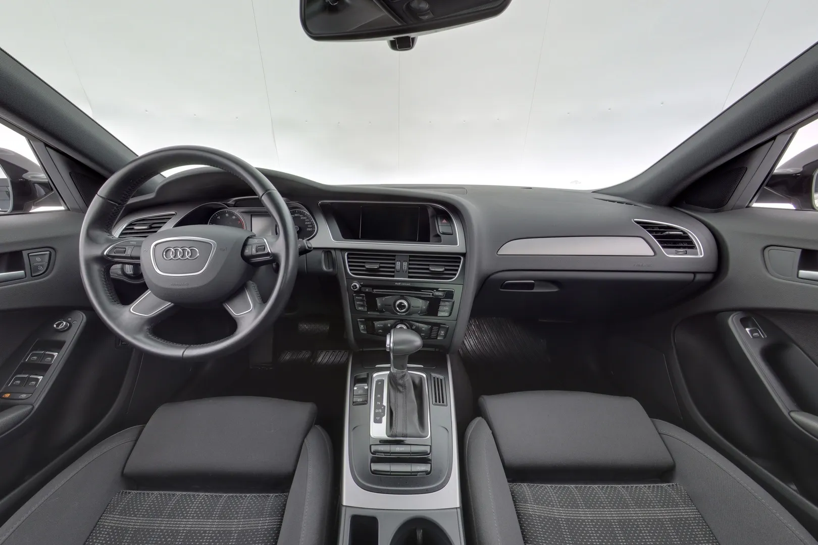 Audi A4 EMH-983 carousel image