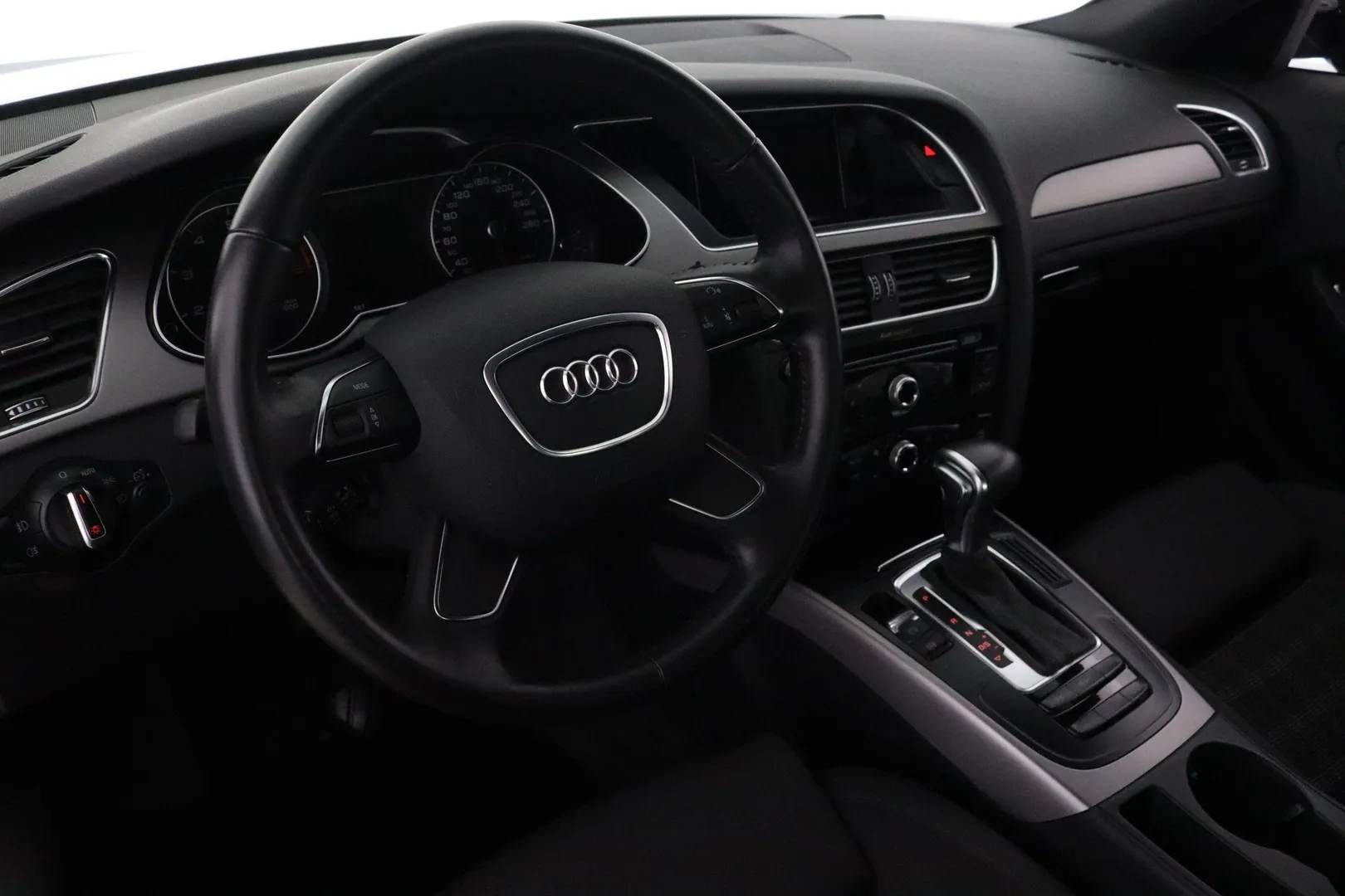 Audi A4 EMH-983 carousel image
