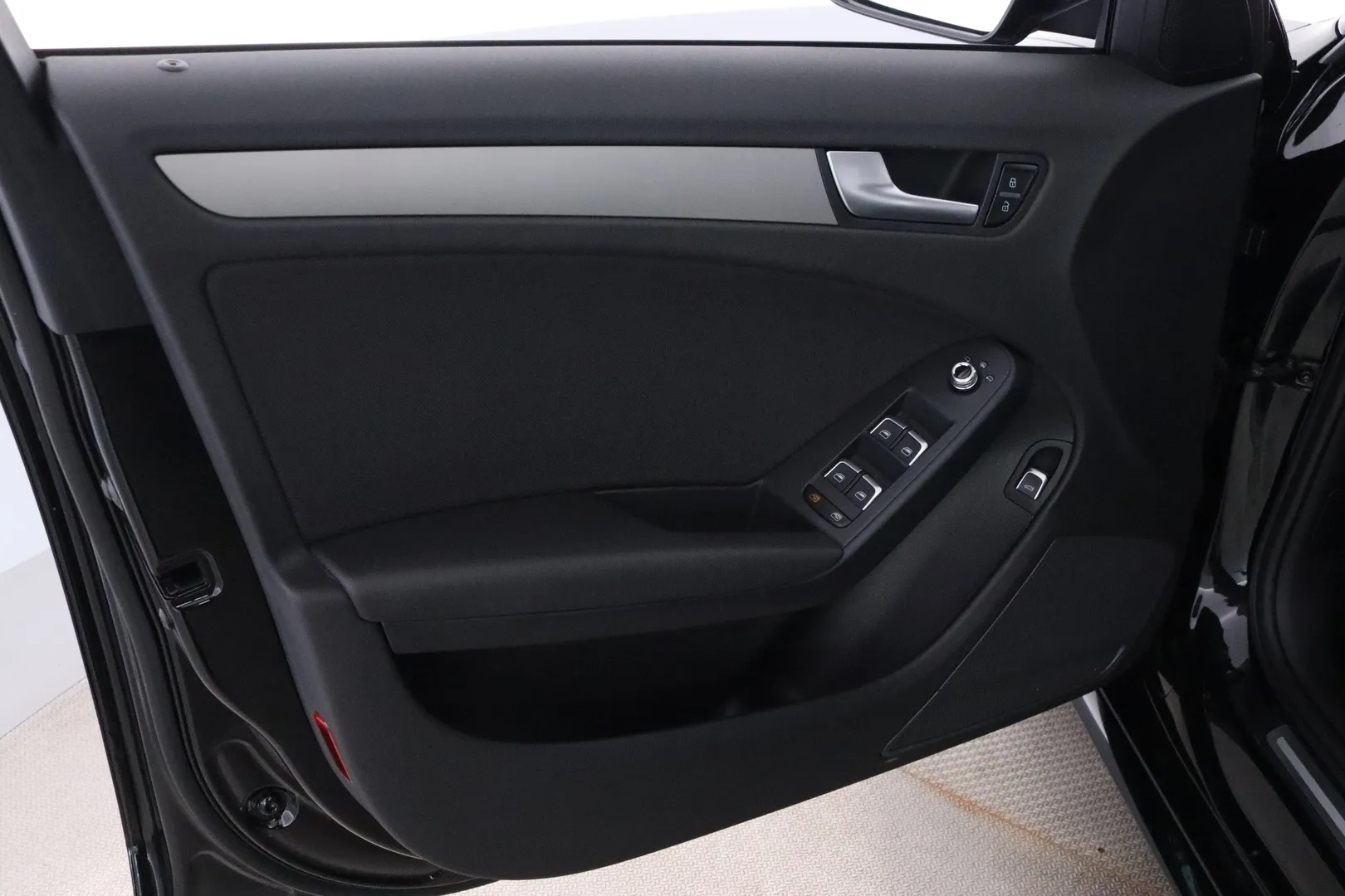 Audi A4 EMH-983 carousel image
