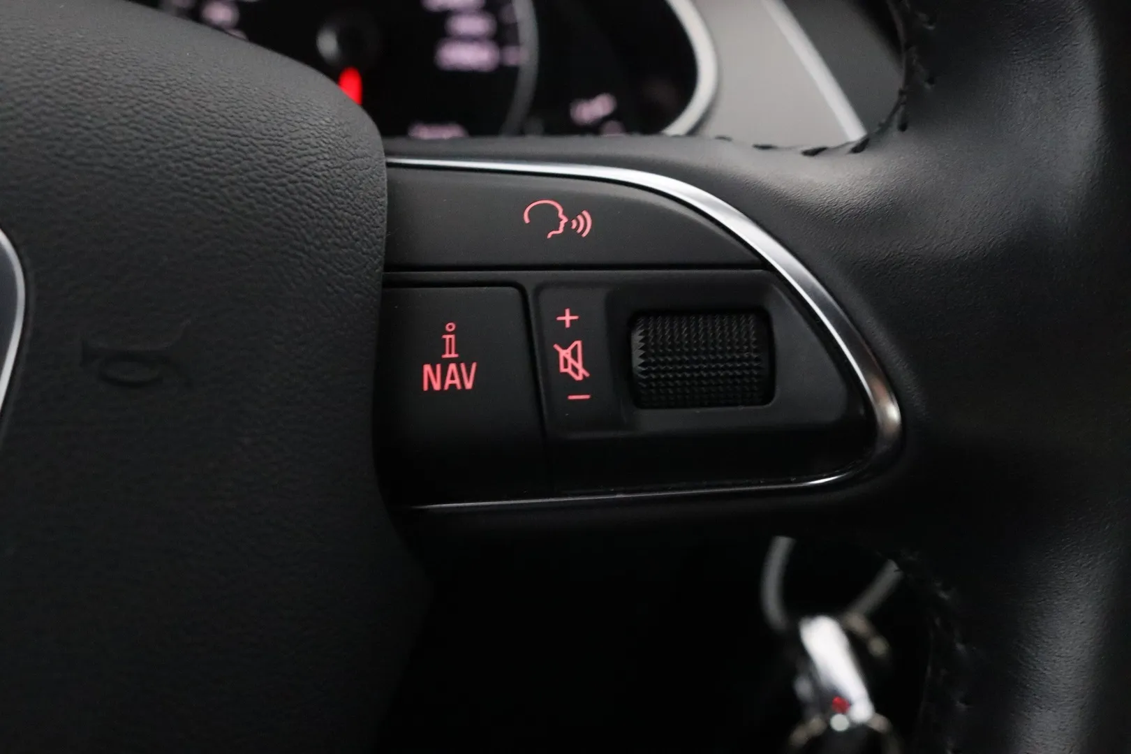 Audi A4 EMH-983 carousel image