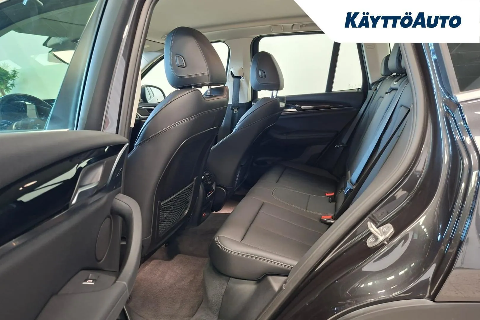 BMW X3 OZJ-185 carousel image