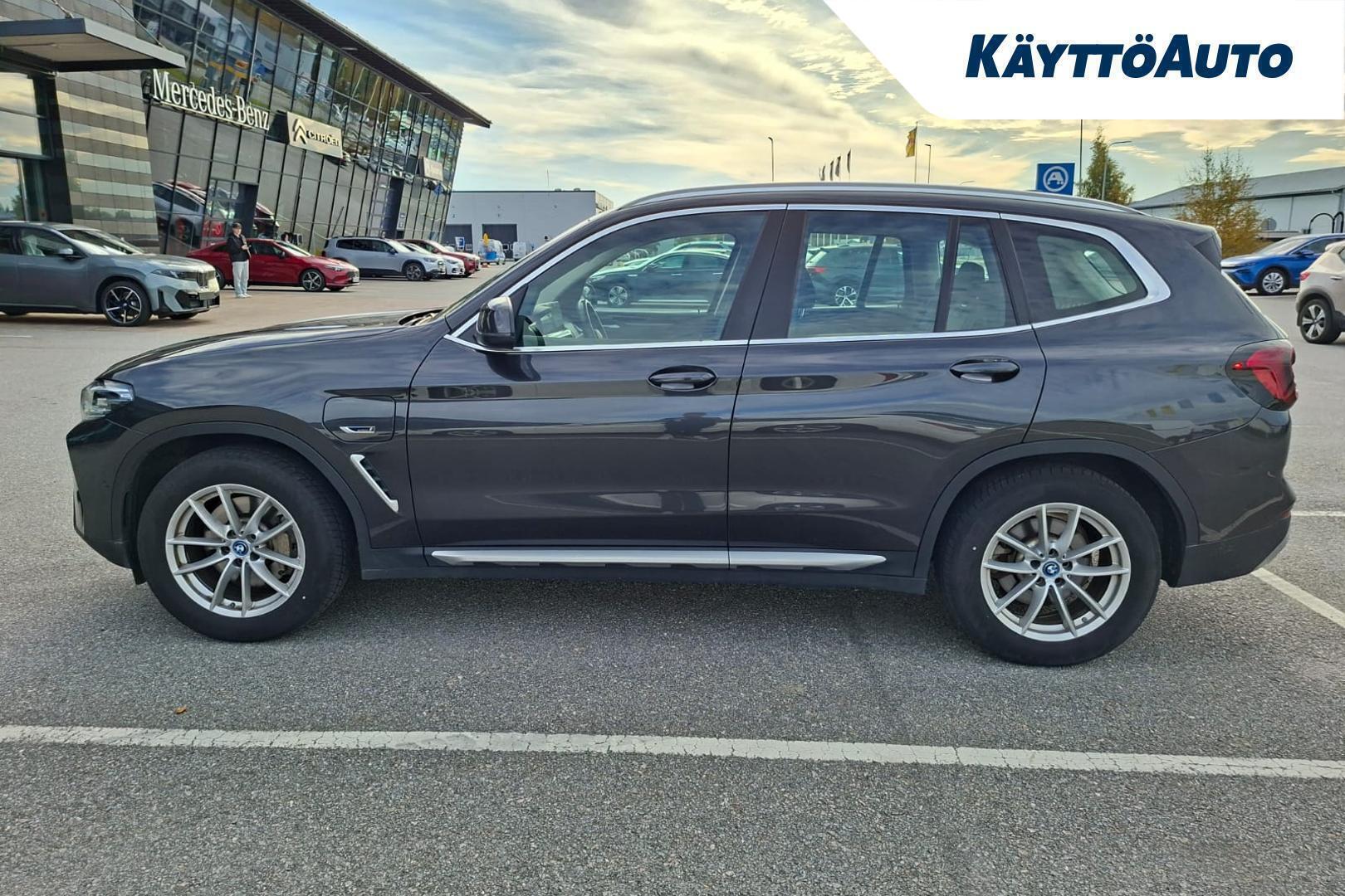 BMW X3 G01 xDrive 30e A Charged Edition 2022, kuva 3/12