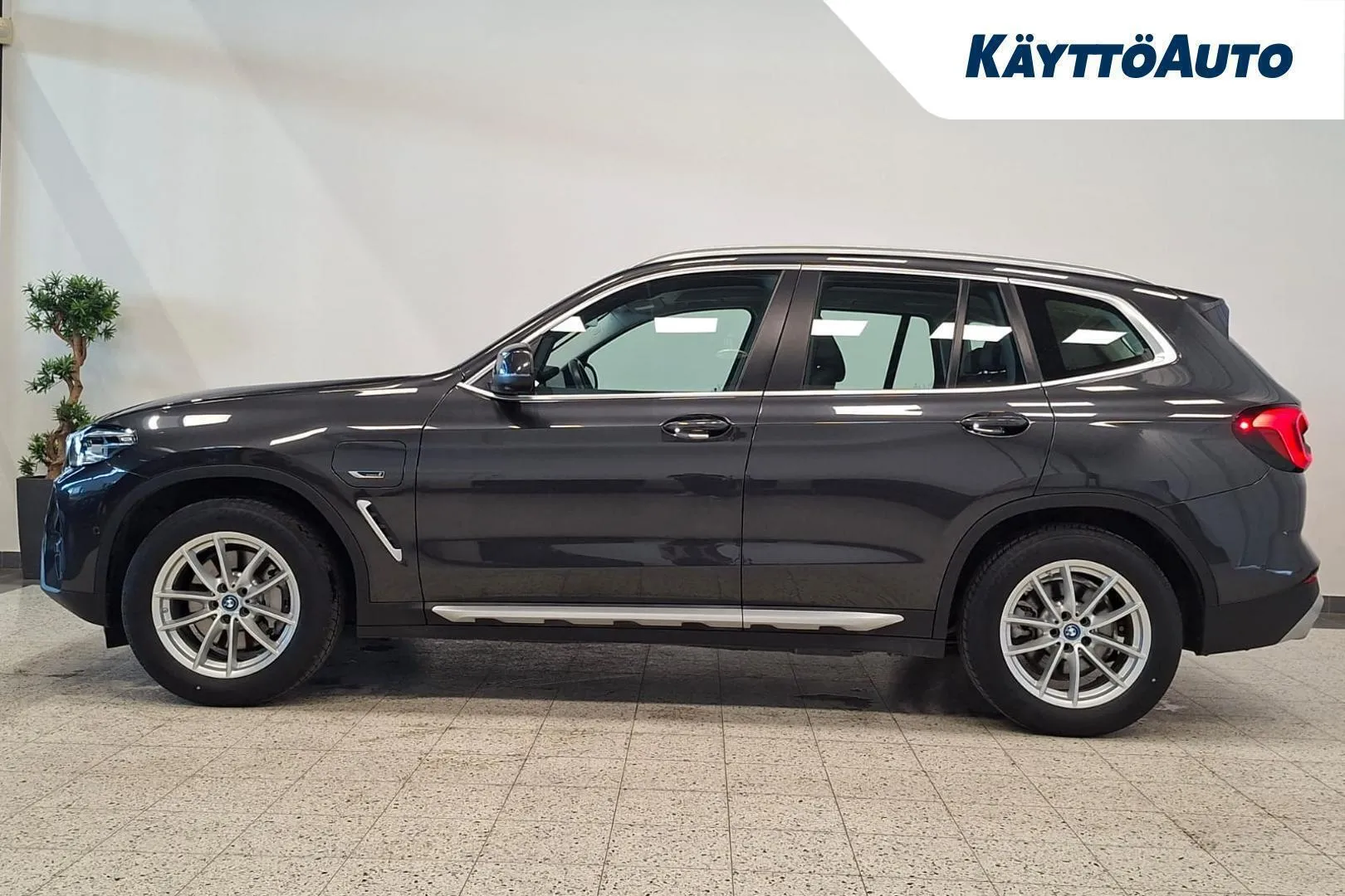 BMW X3 OZJ-185 carousel image