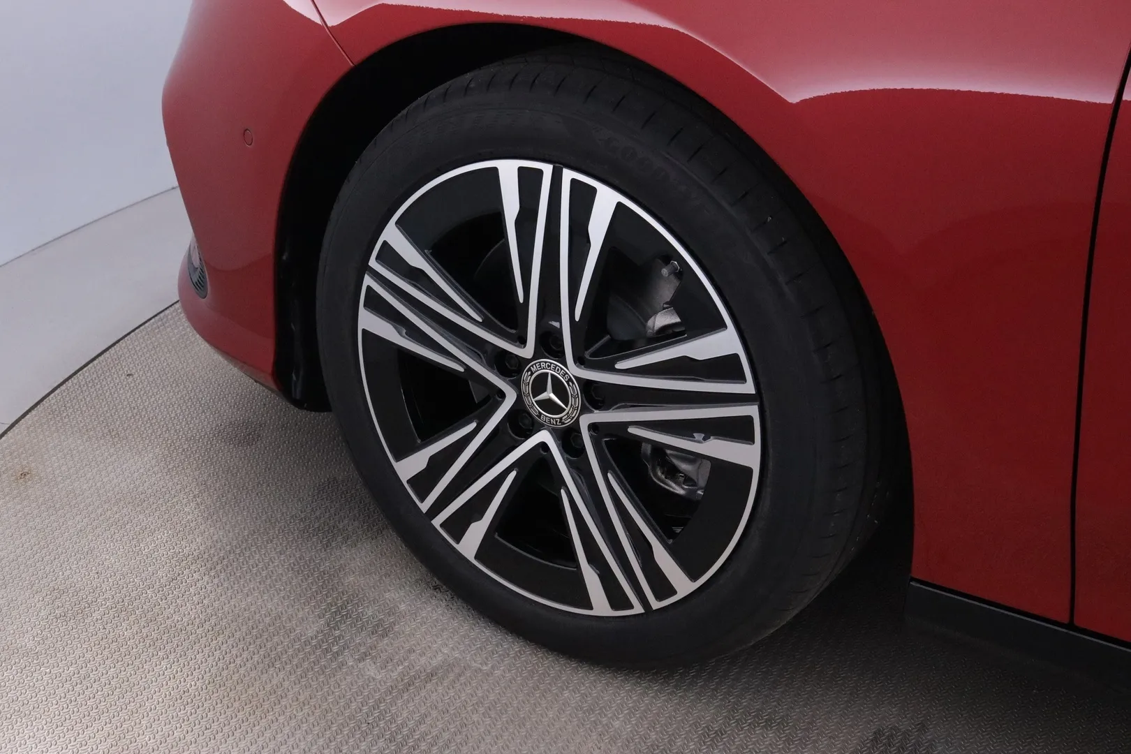 Mercedes-Benz CLA YMV-655 carousel image
