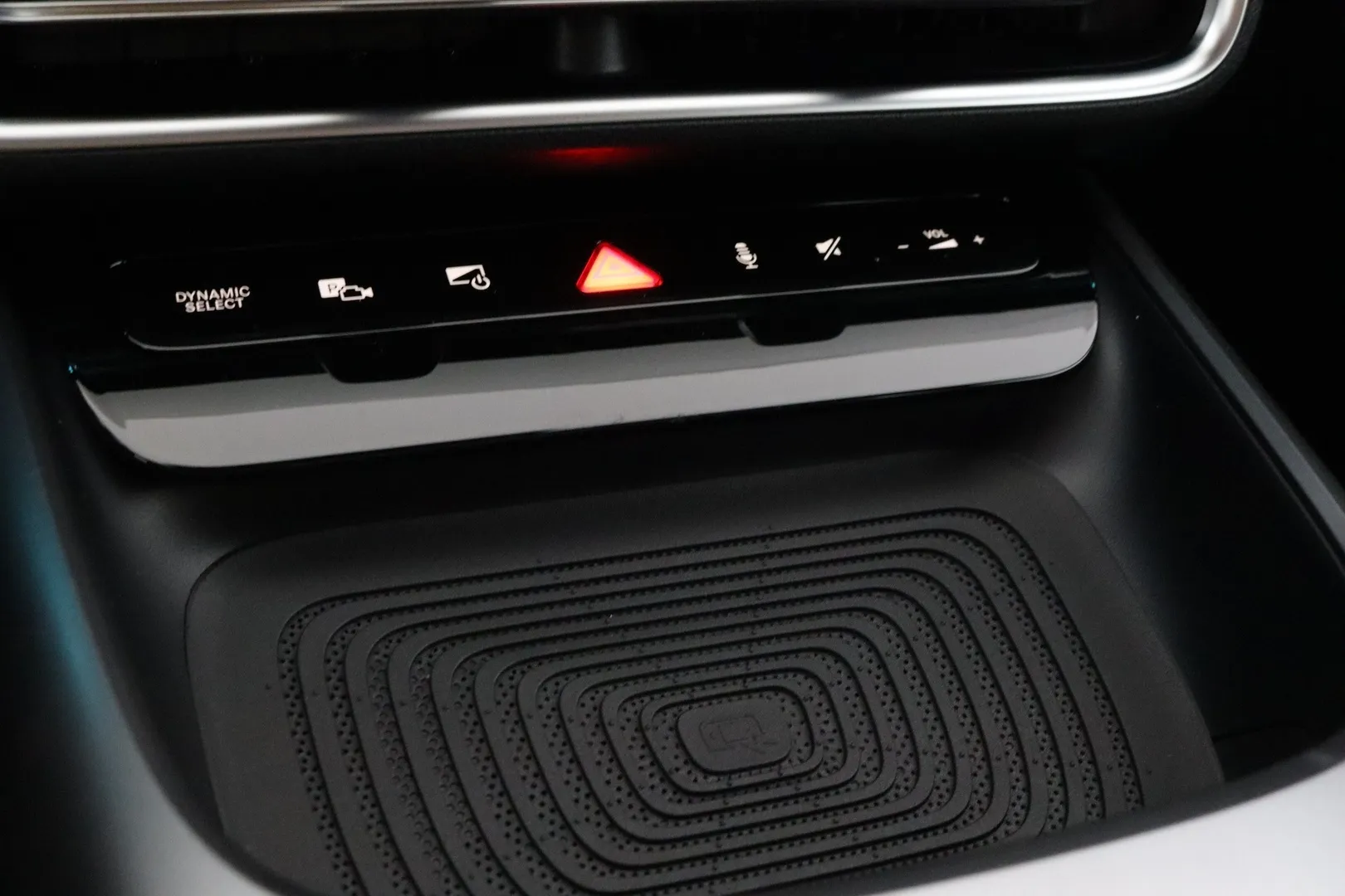 Mercedes-Benz CLA YMV-655 carousel image