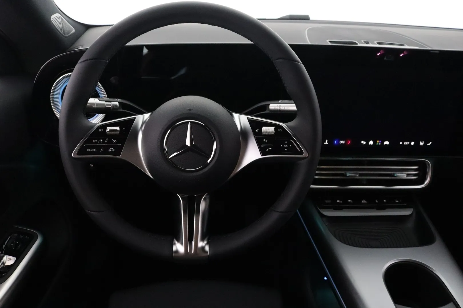 Mercedes-Benz CLA YMV-655 carousel image