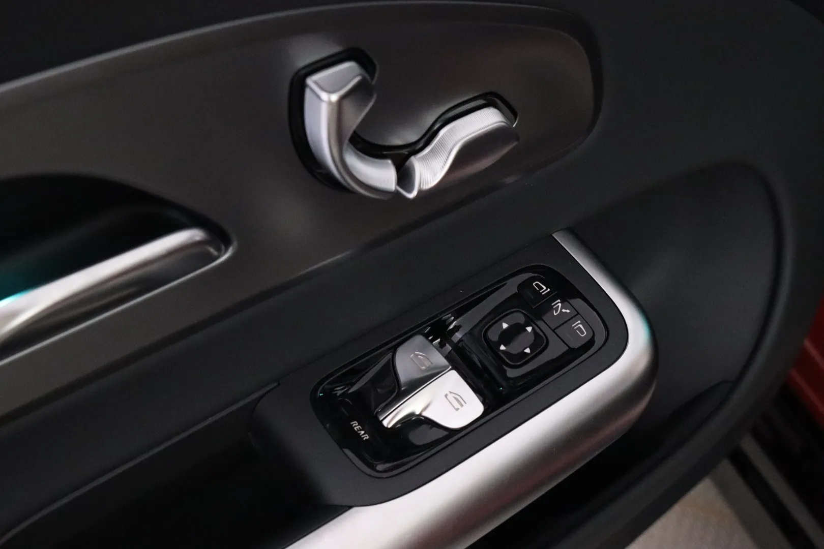 Mercedes-Benz CLA YMV-655 carousel image