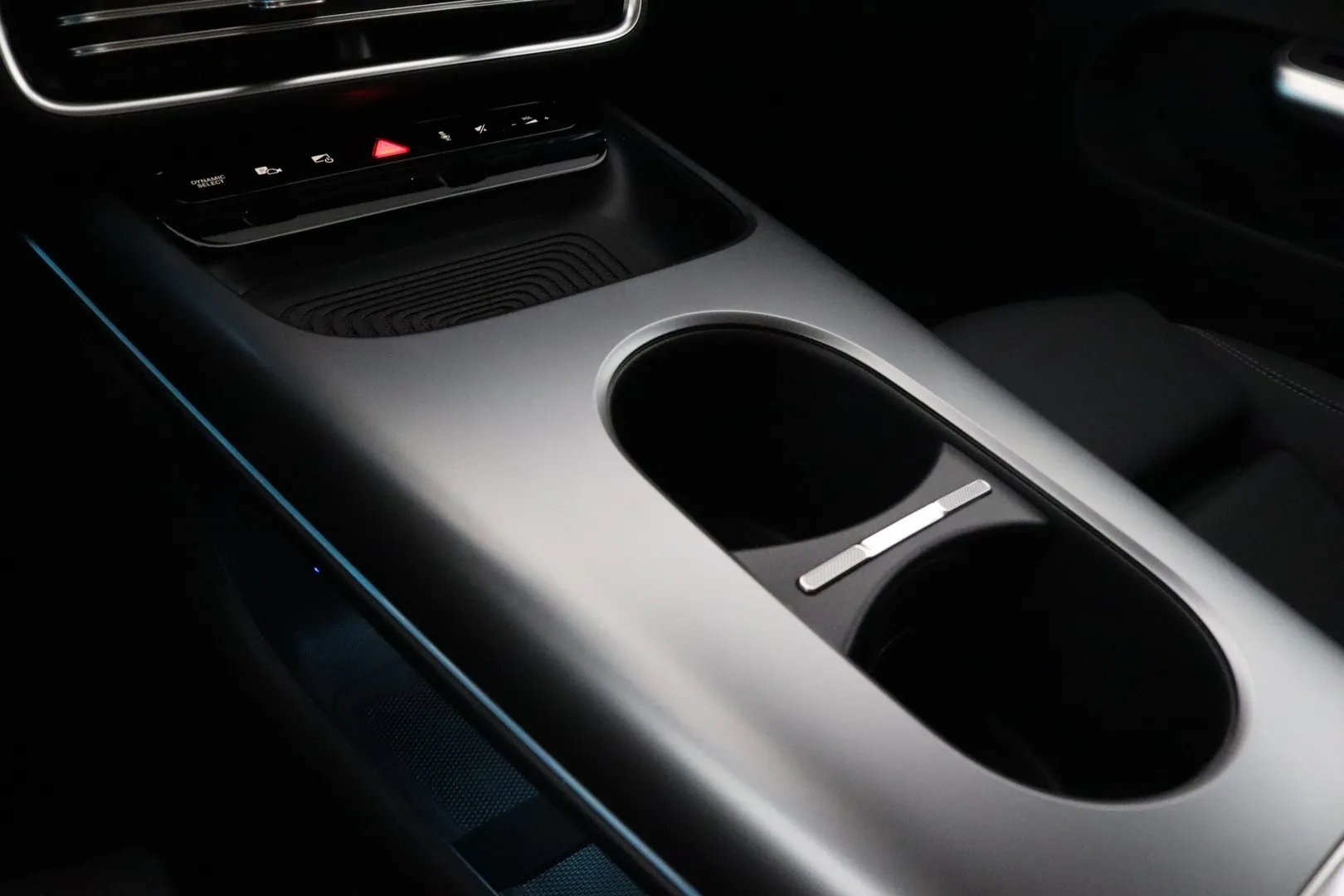 Mercedes-Benz CLA YMV-655 carousel image