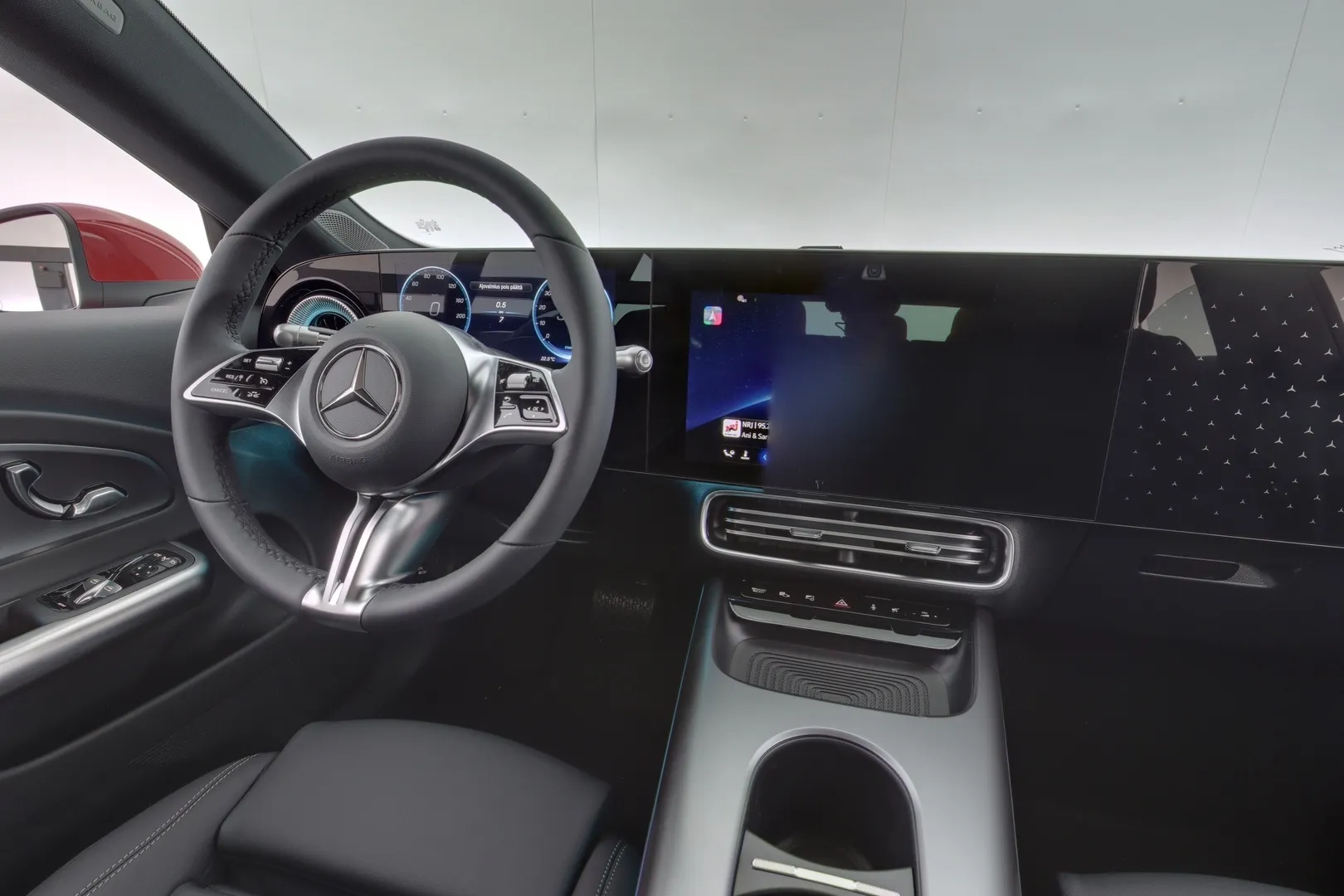 Mercedes-Benz CLA YMV-655 carousel image