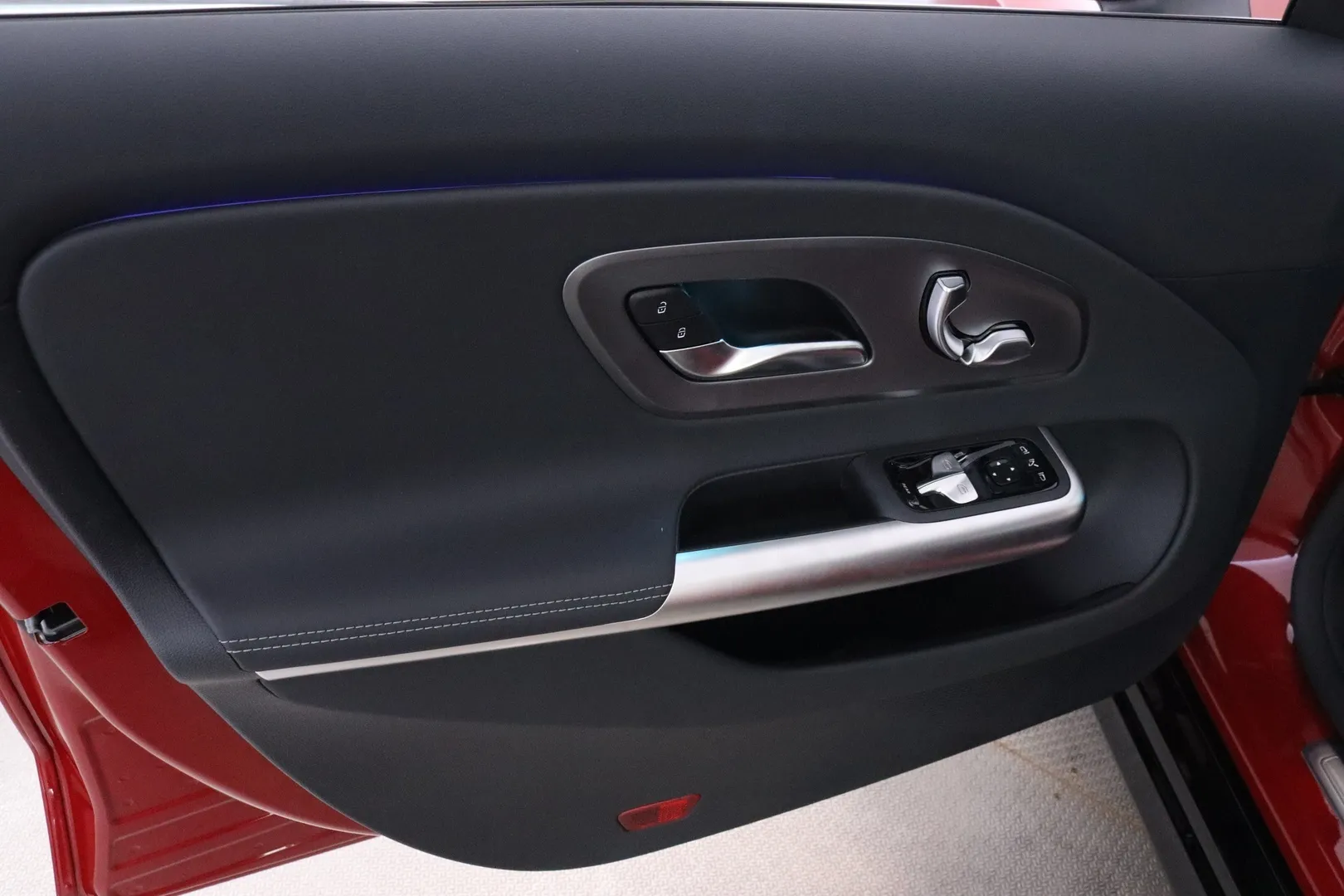 Mercedes-Benz CLA YMV-655 carousel image