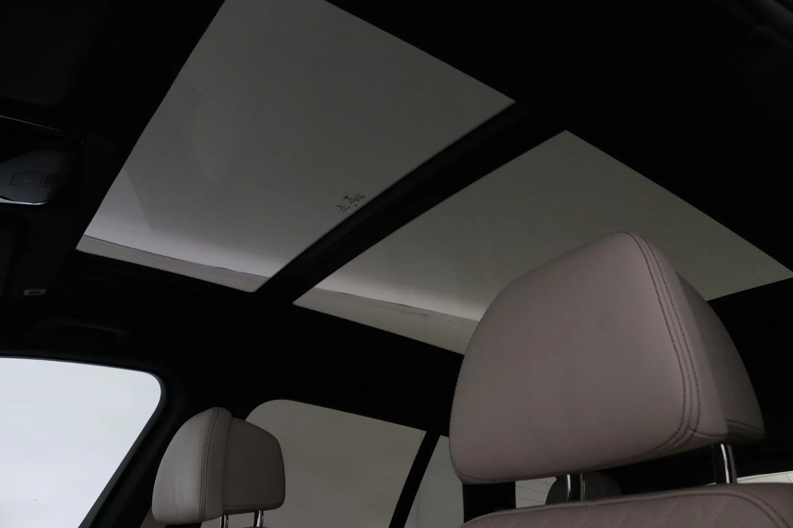 BMW X5 ZMV-609 carousel image
