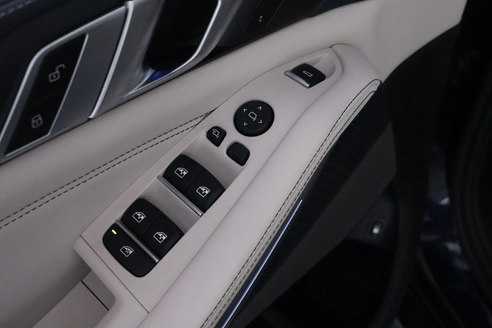 BMW X5 ZMV-609 carousel image