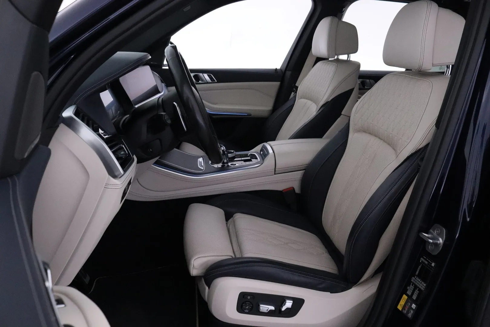 BMW X5 ZMV-609 carousel image