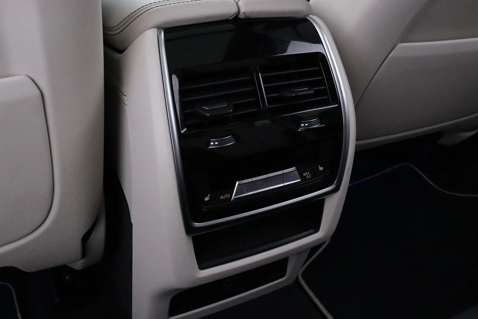 BMW X5 ZMV-609 carousel image