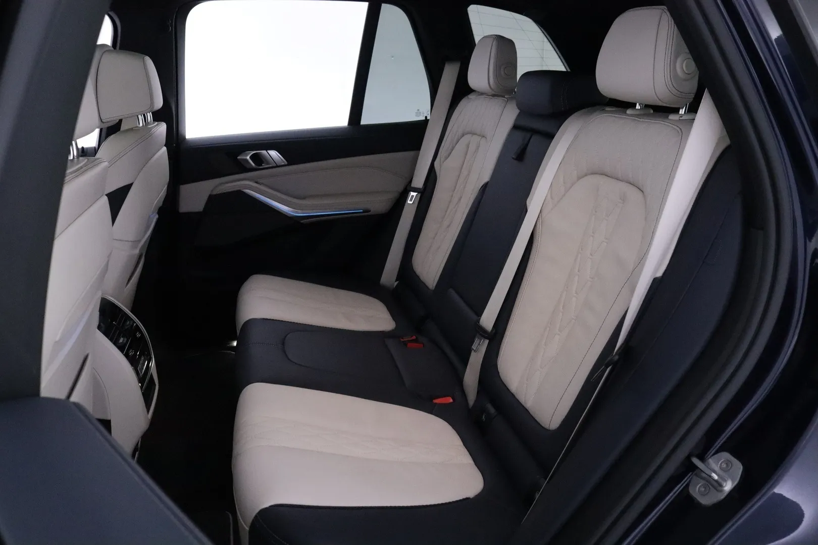 BMW X5 ZMV-609 carousel image