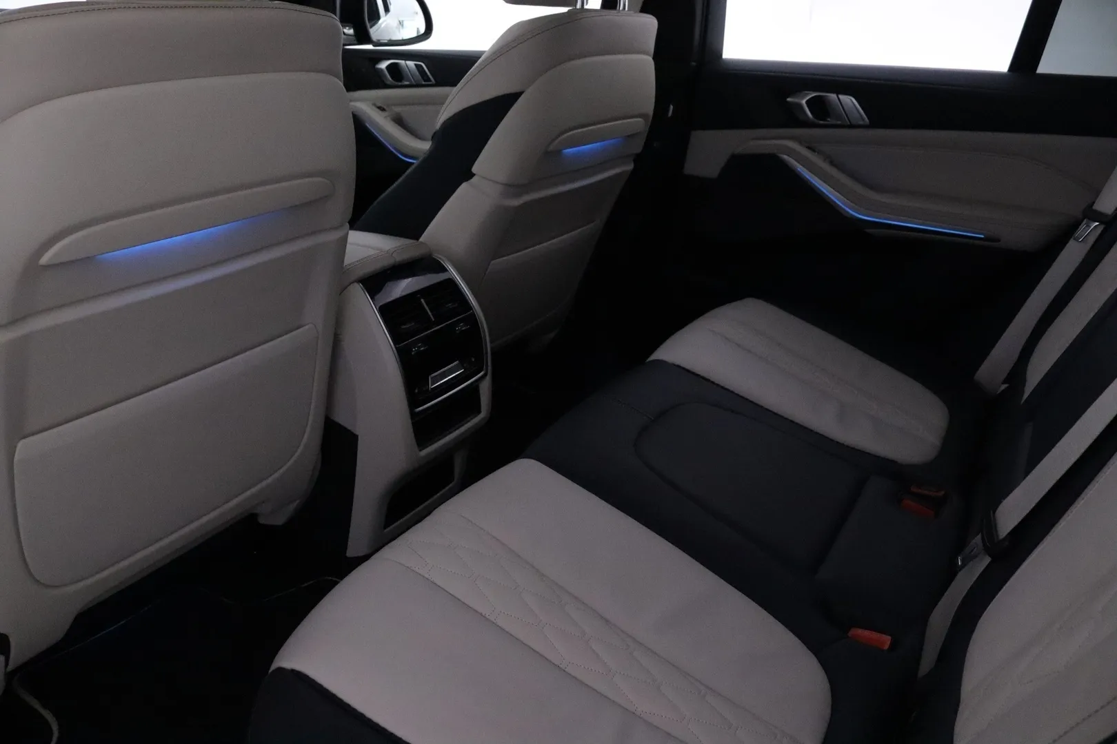 BMW X5 ZMV-609 carousel image
