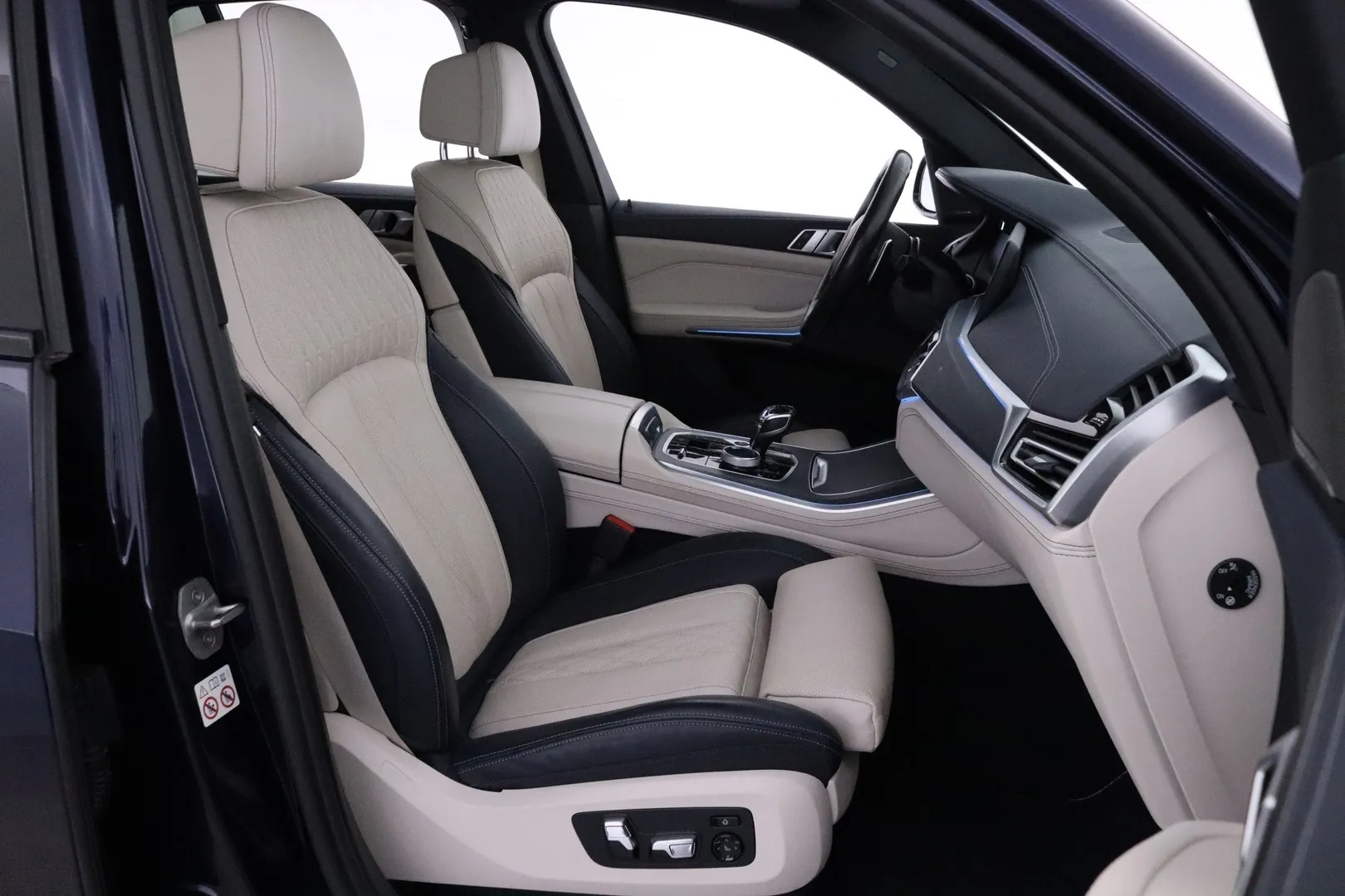 BMW X5 ZMV-609 carousel image