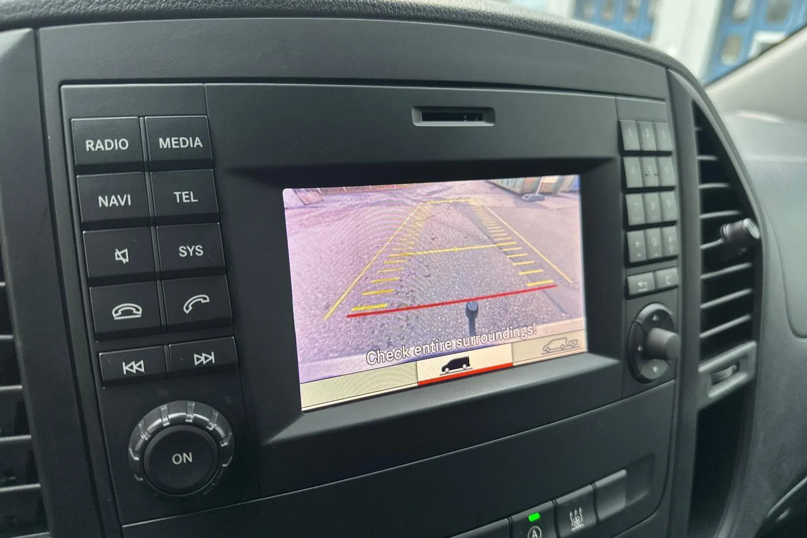 Mercedes-Benz Vito CMN-898 carousel image