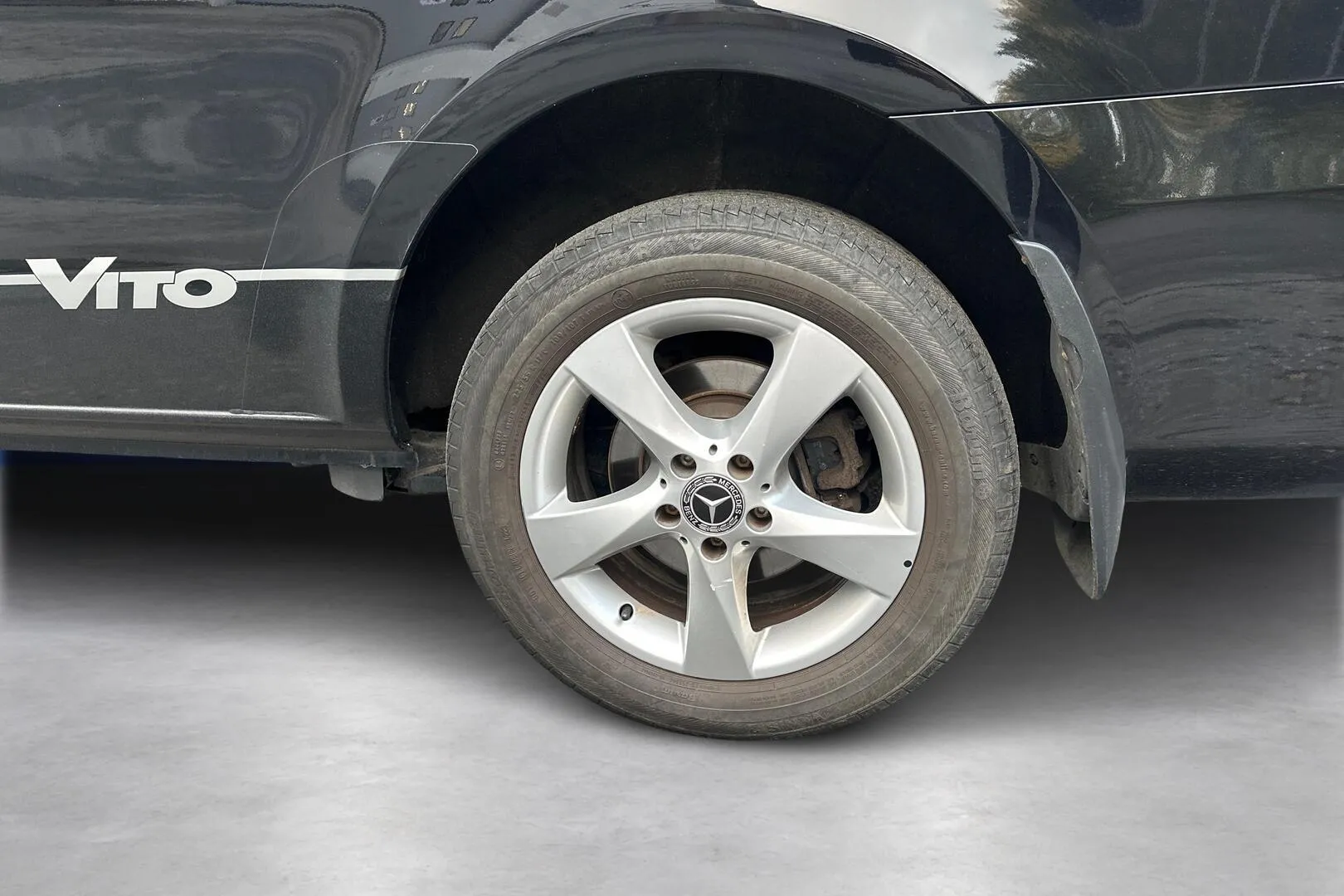 Mercedes-Benz Vito CMN-898 carousel image