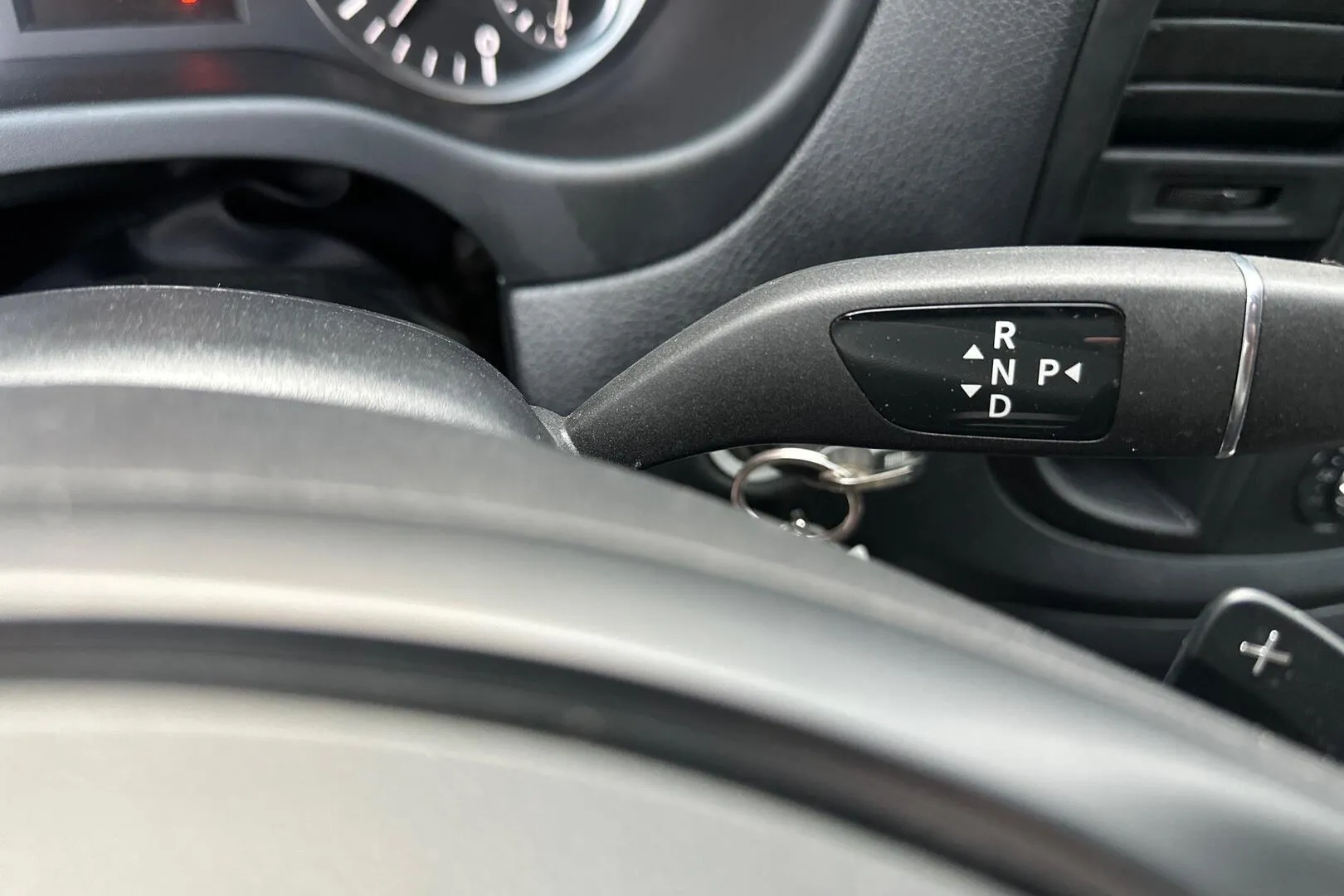 Mercedes-Benz Vito CMN-898 carousel image