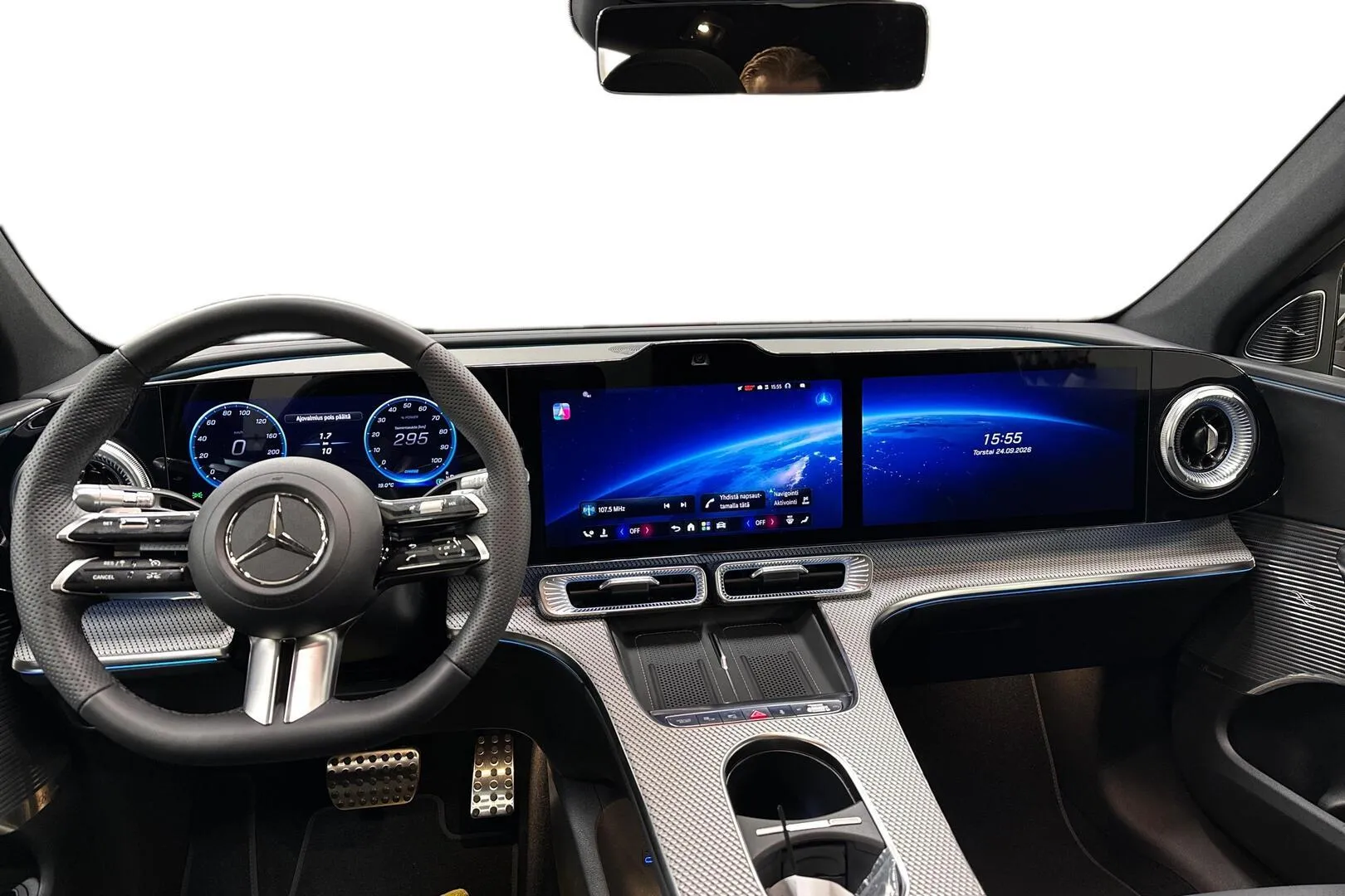 Mercedes-Benz GLC YMV-622 carousel image