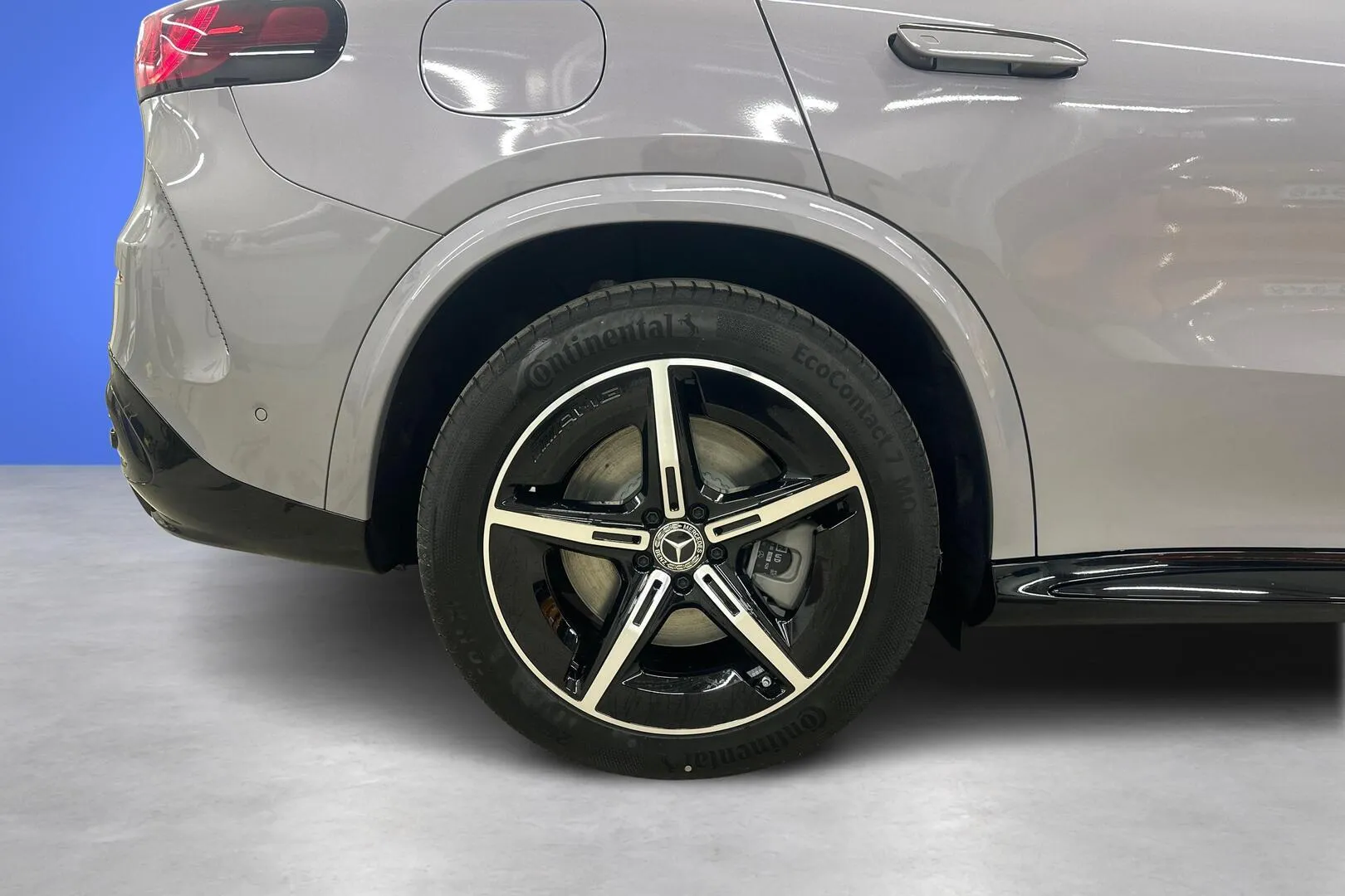 Mercedes-Benz GLC YMV-622 carousel image