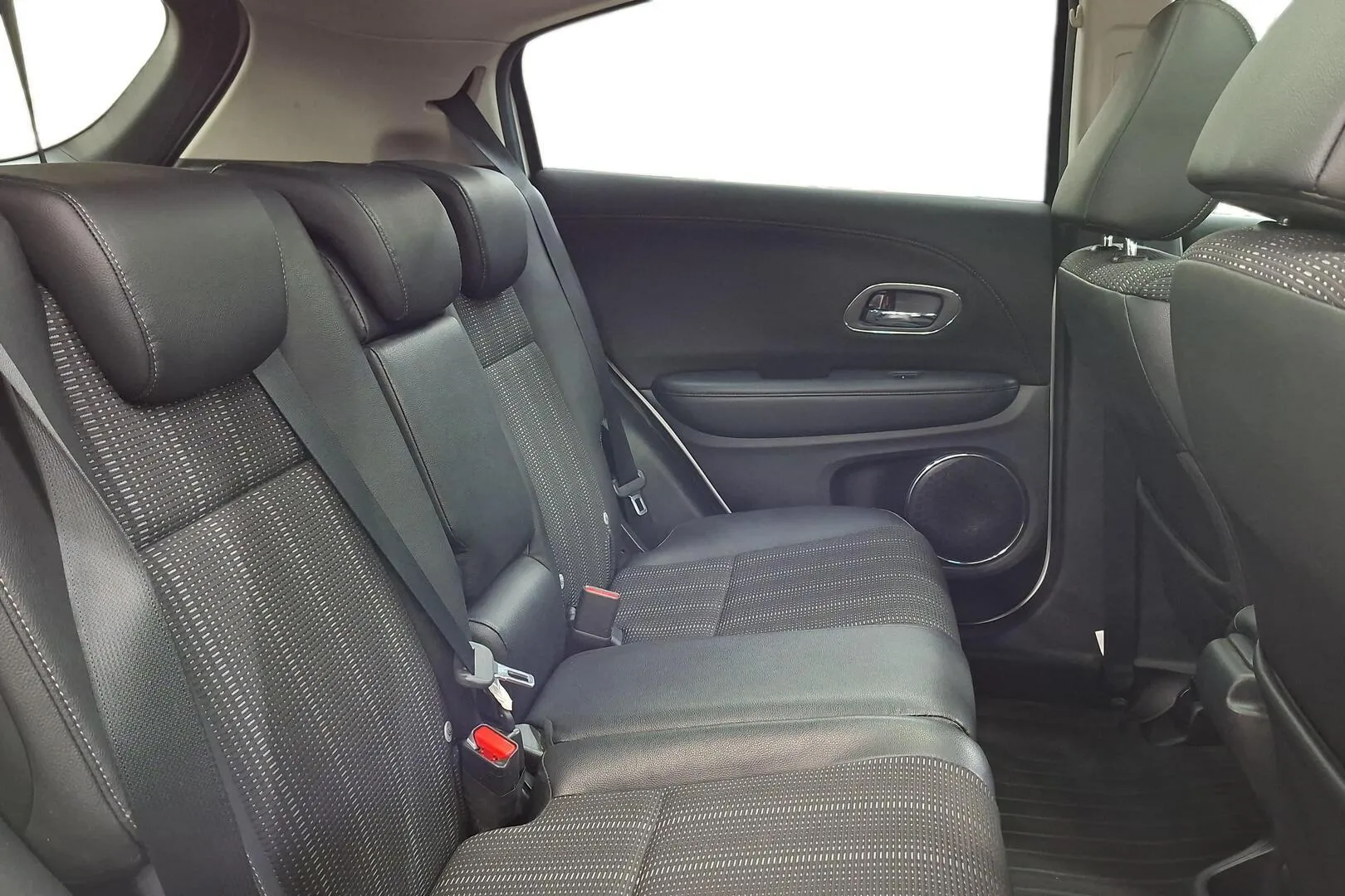 Honda HR-V MNC-695 carousel image