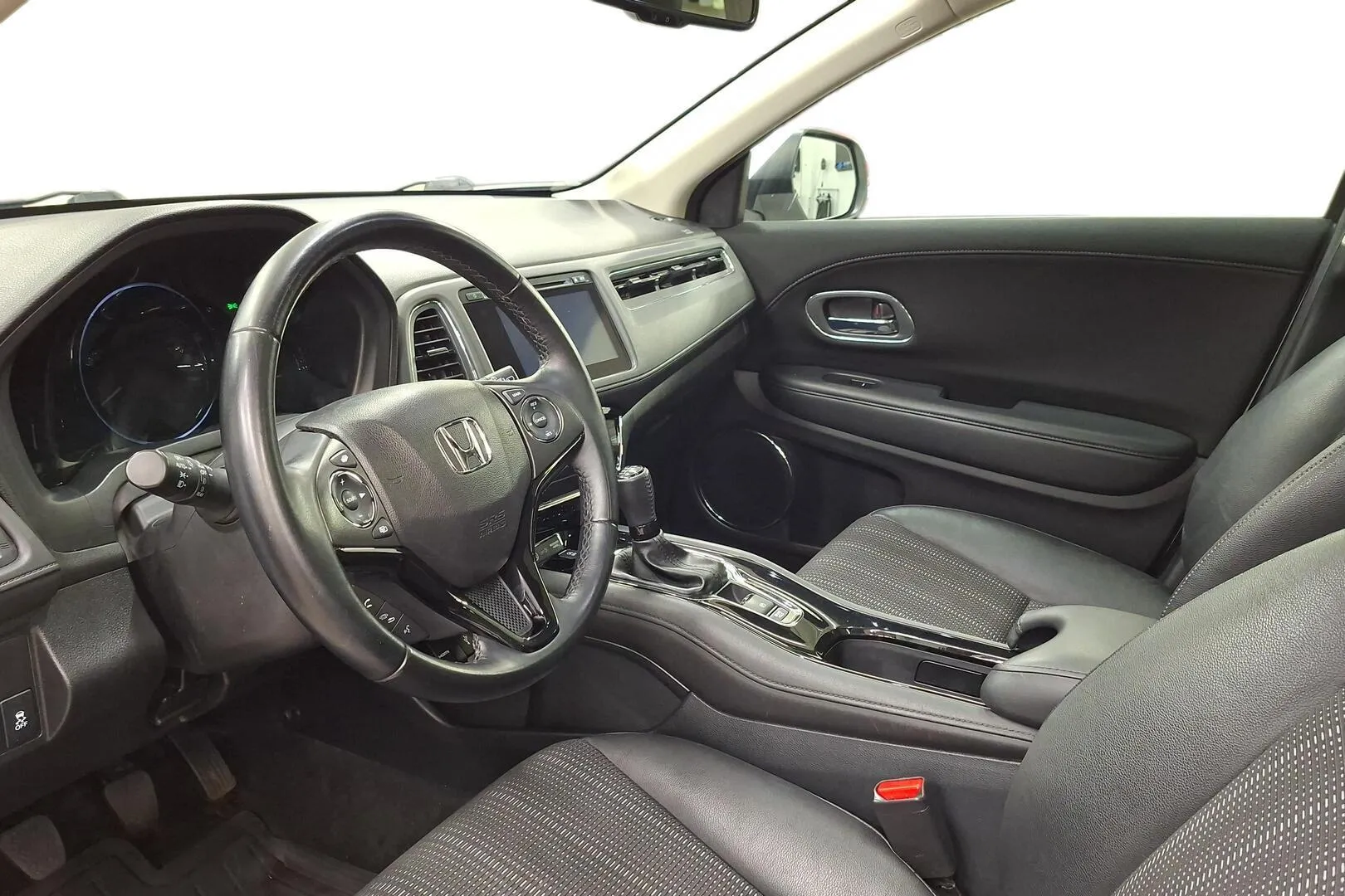 Honda HR-V MNC-695 carousel image