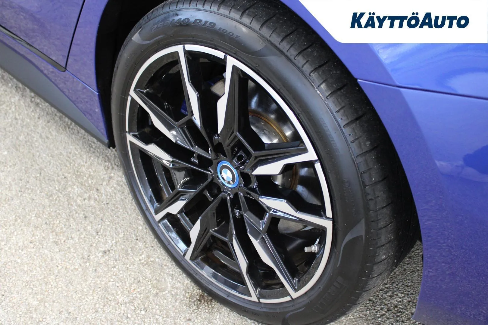 BMW i4 FRN-364 carousel image