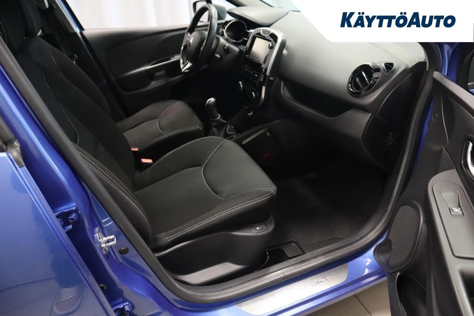 Renault Clio NKK-253 carousel image