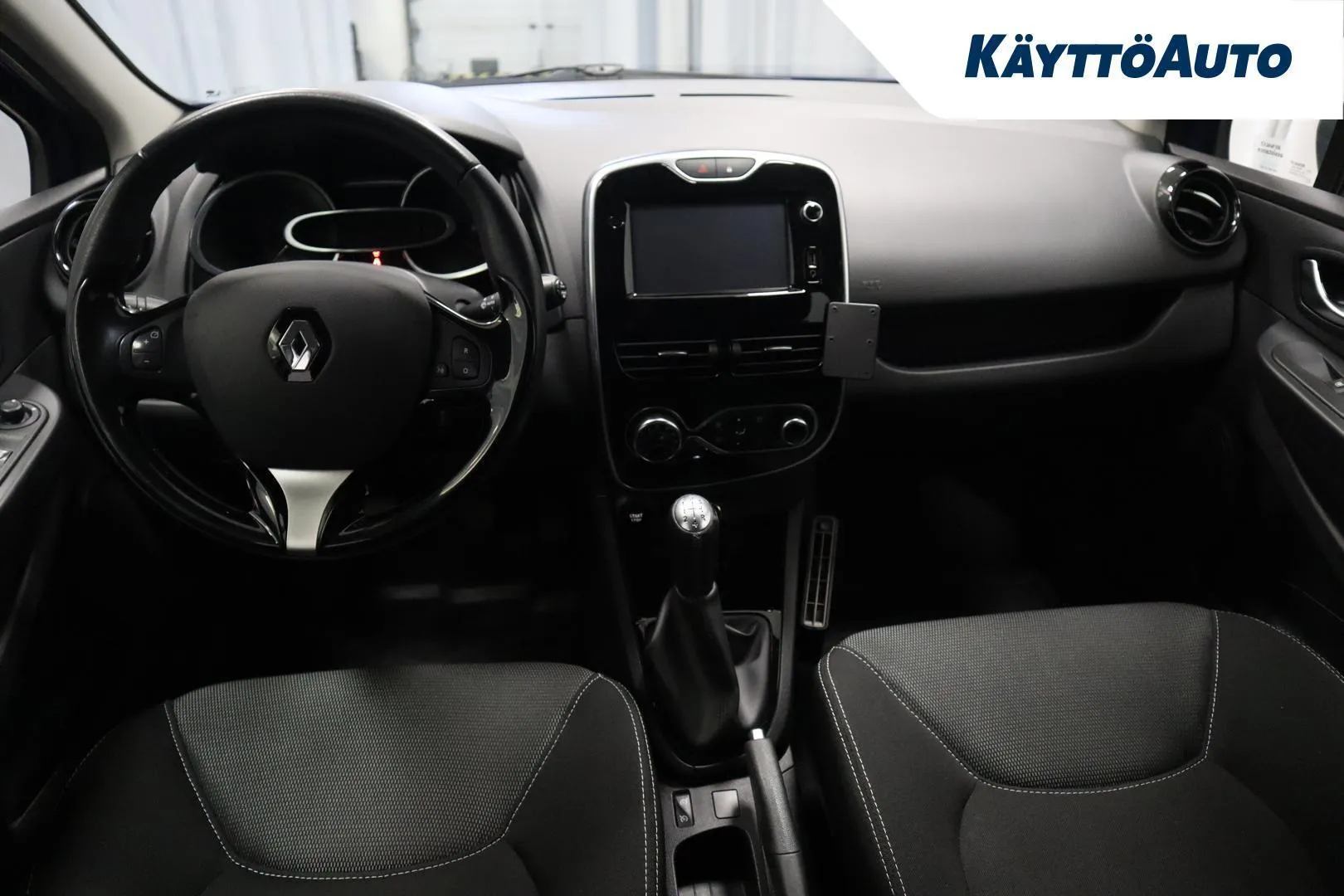 Renault Clio NKK-253 carousel image