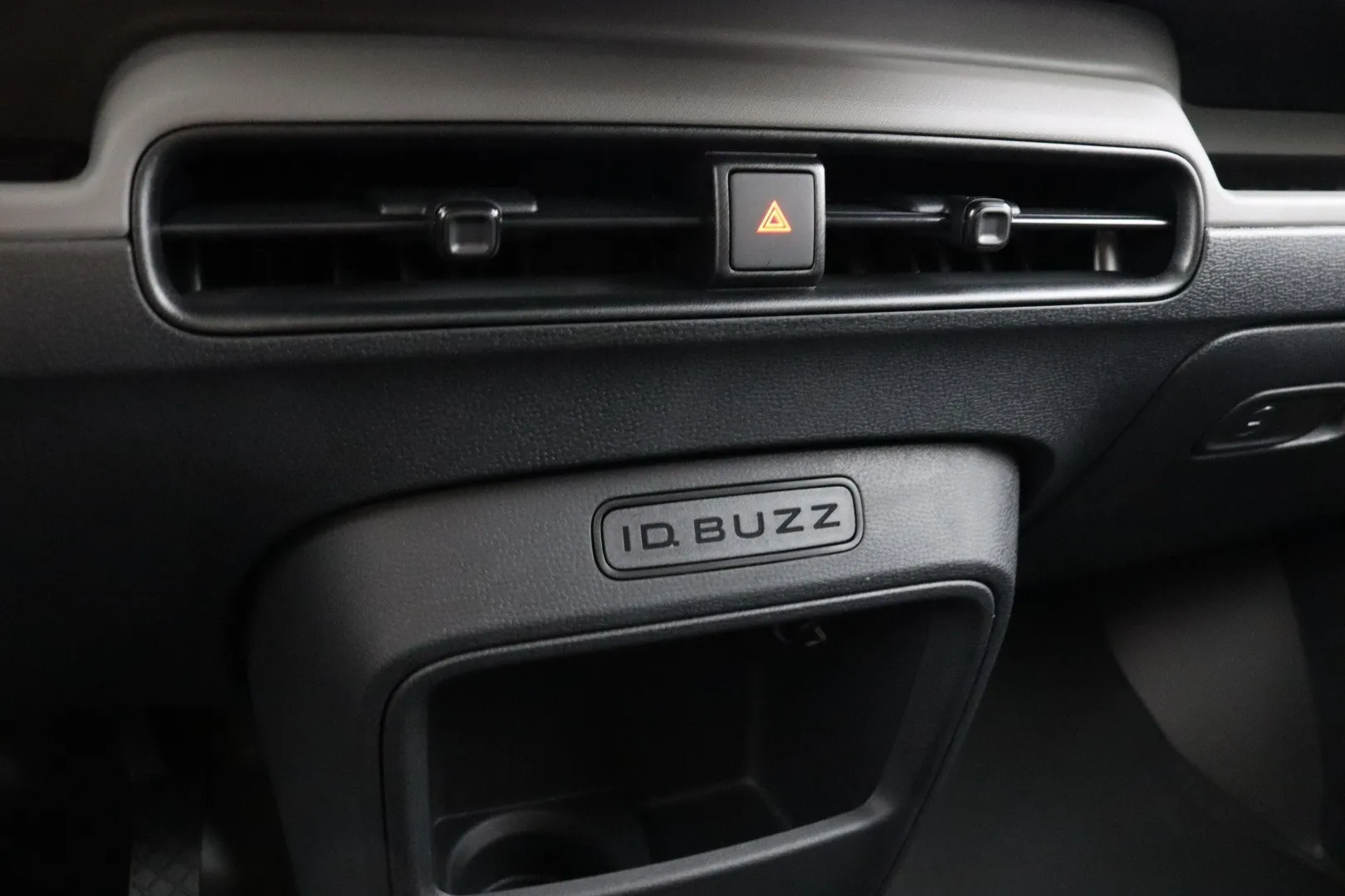 Volkswagen ID. Buzz Cargo NOU-977 carousel image