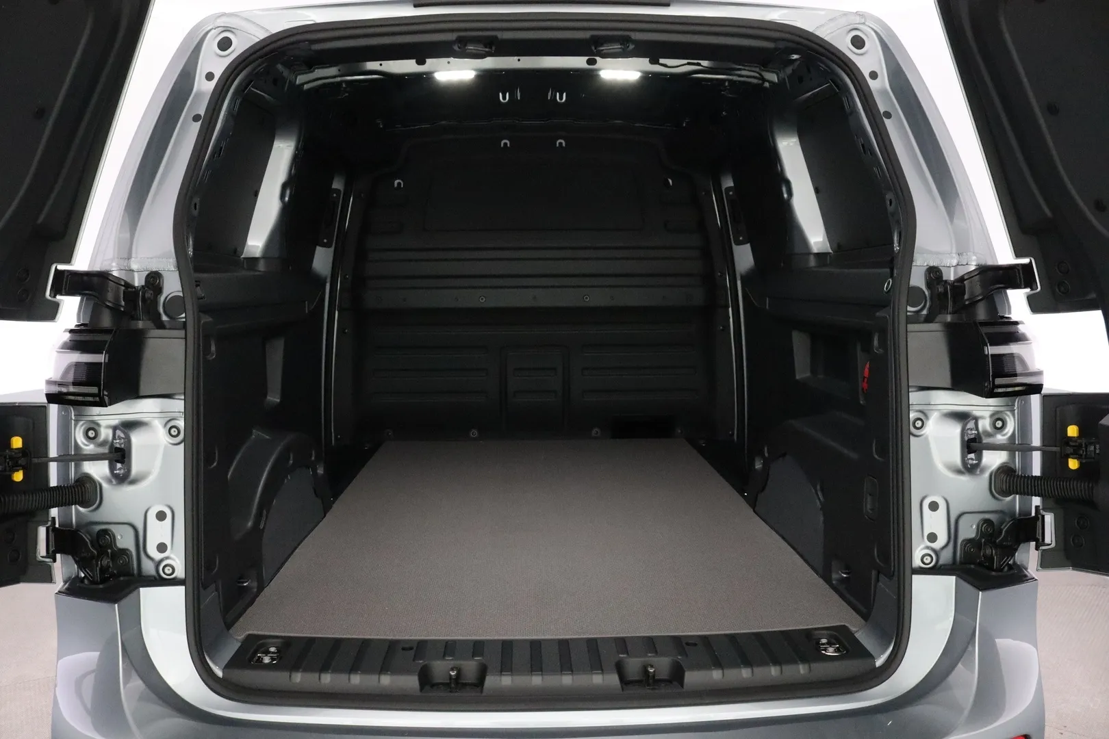 Volkswagen ID. Buzz Cargo NOU-977 carousel image