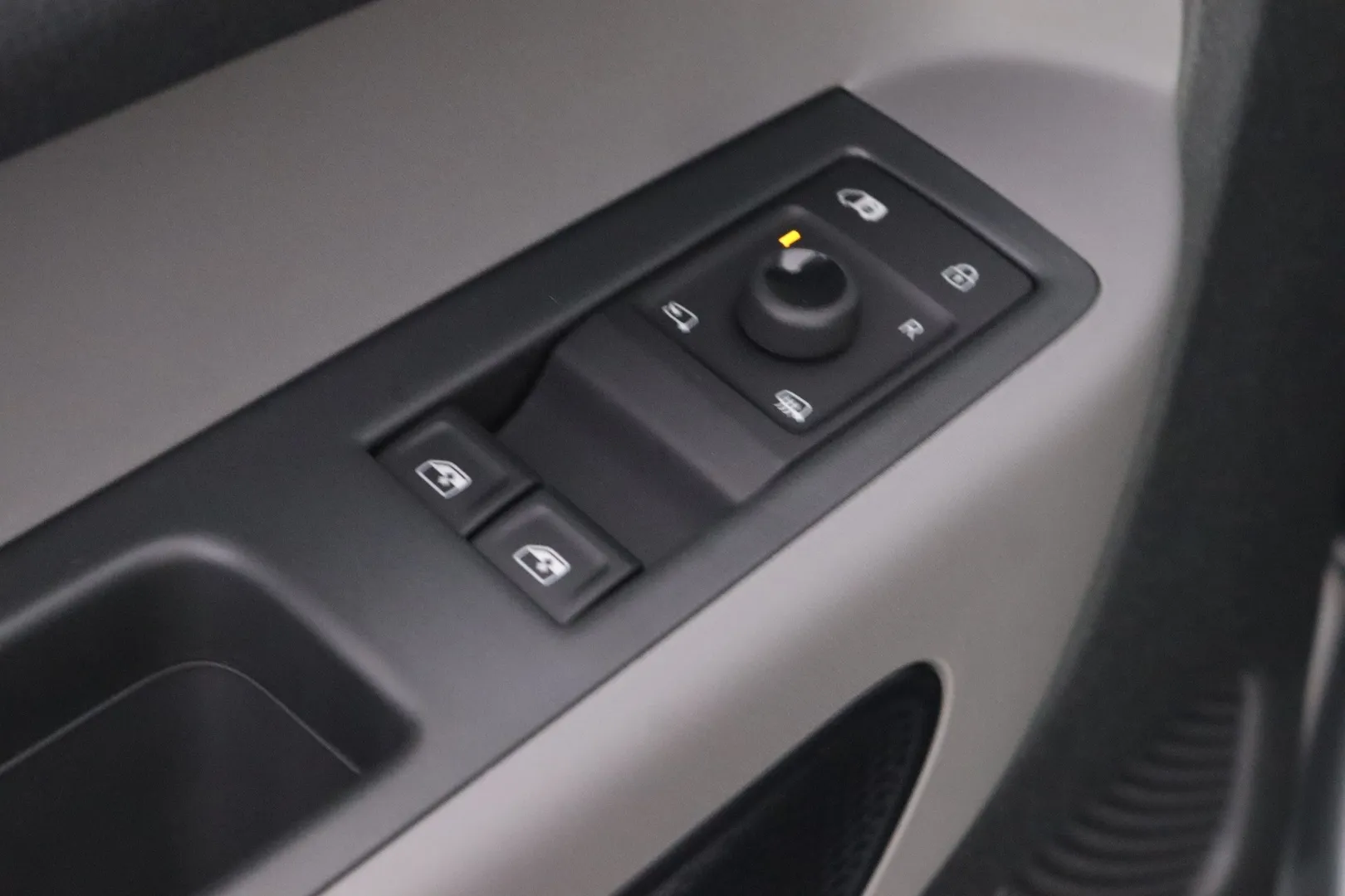 Volkswagen ID. Buzz Cargo NOU-977 carousel image
