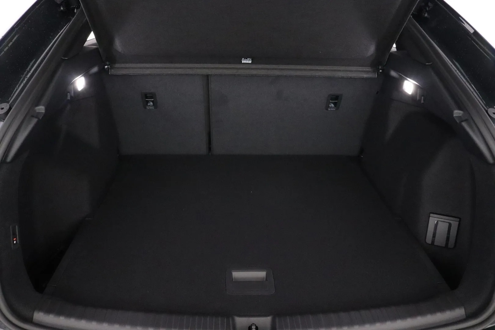 Audi Q4 e-tron NOU-889 carousel image