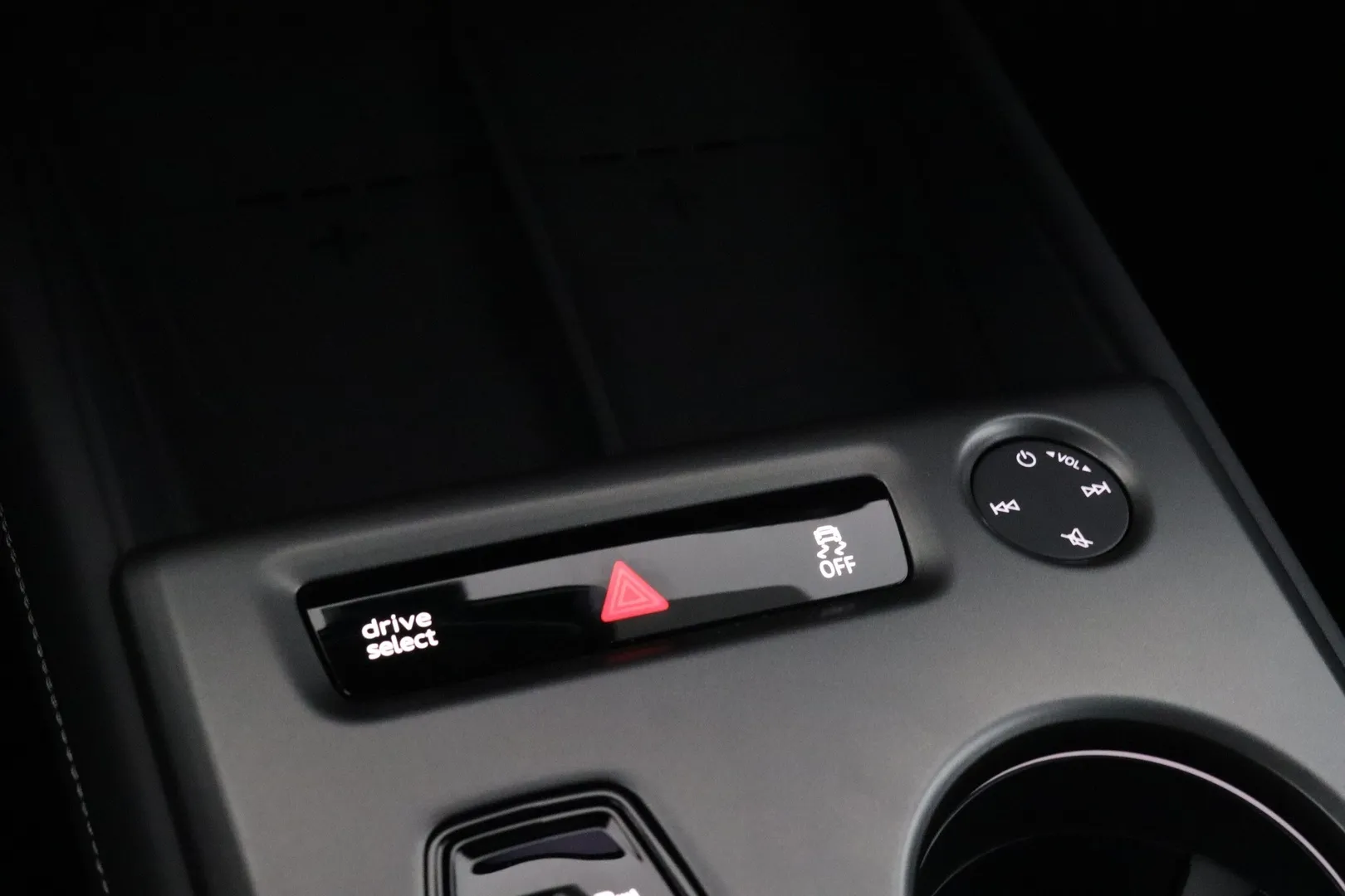Audi Q4 e-tron NOU-889 carousel image