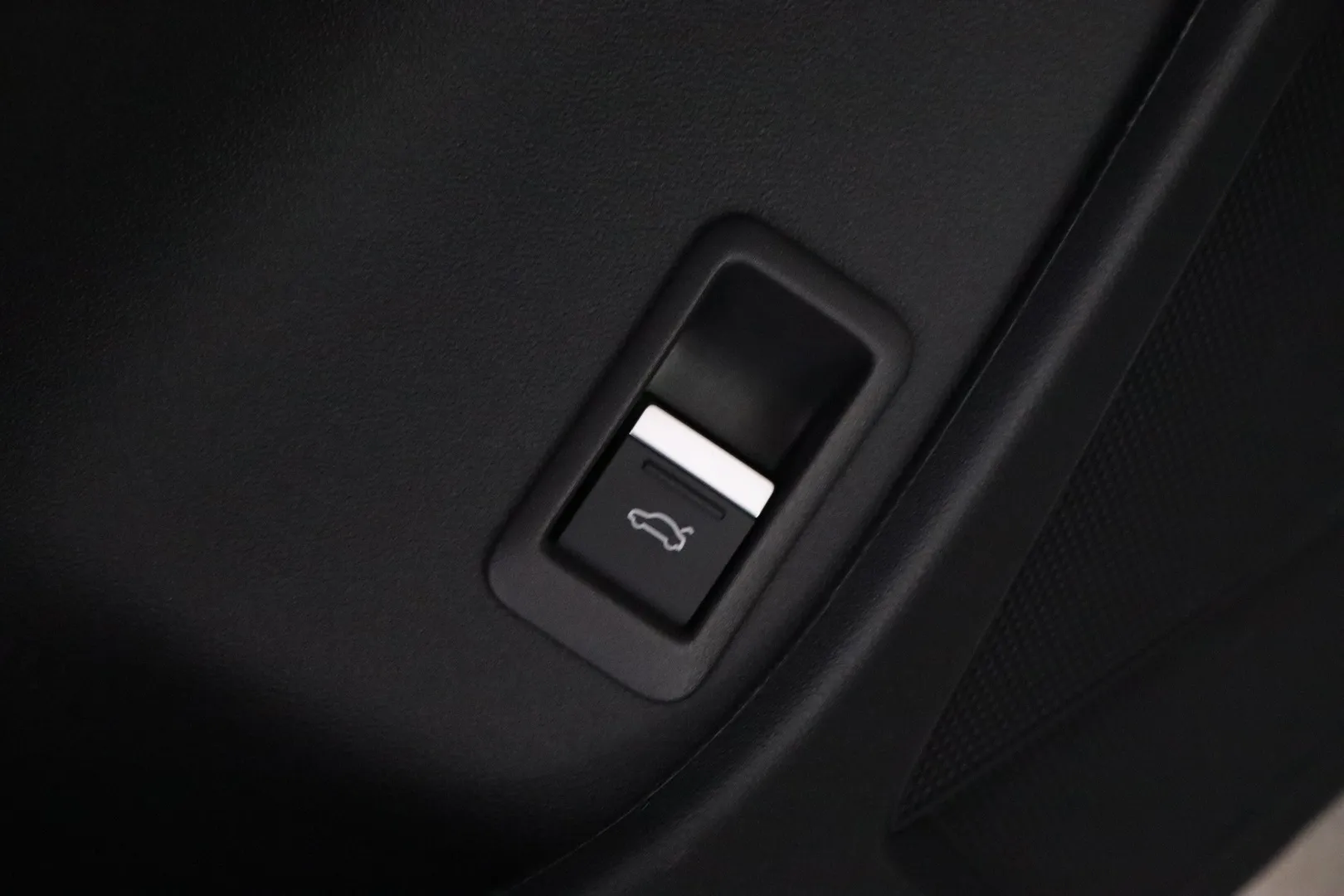 Audi Q4 e-tron NOU-889 carousel image