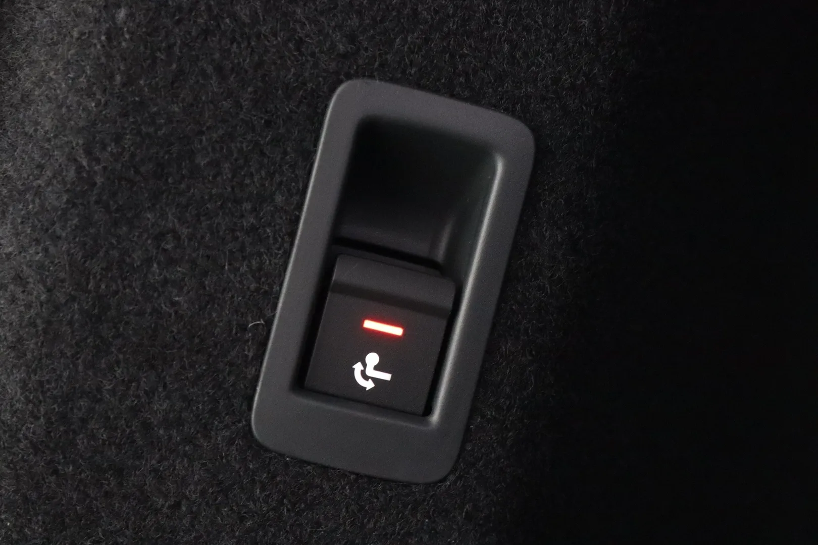 Audi Q4 e-tron NOU-889 carousel image