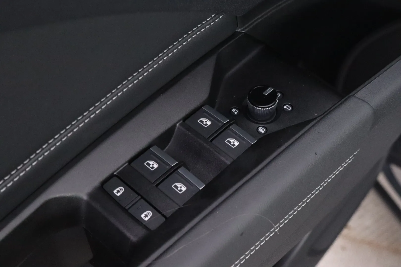 Audi Q4 e-tron NOU-889 carousel image