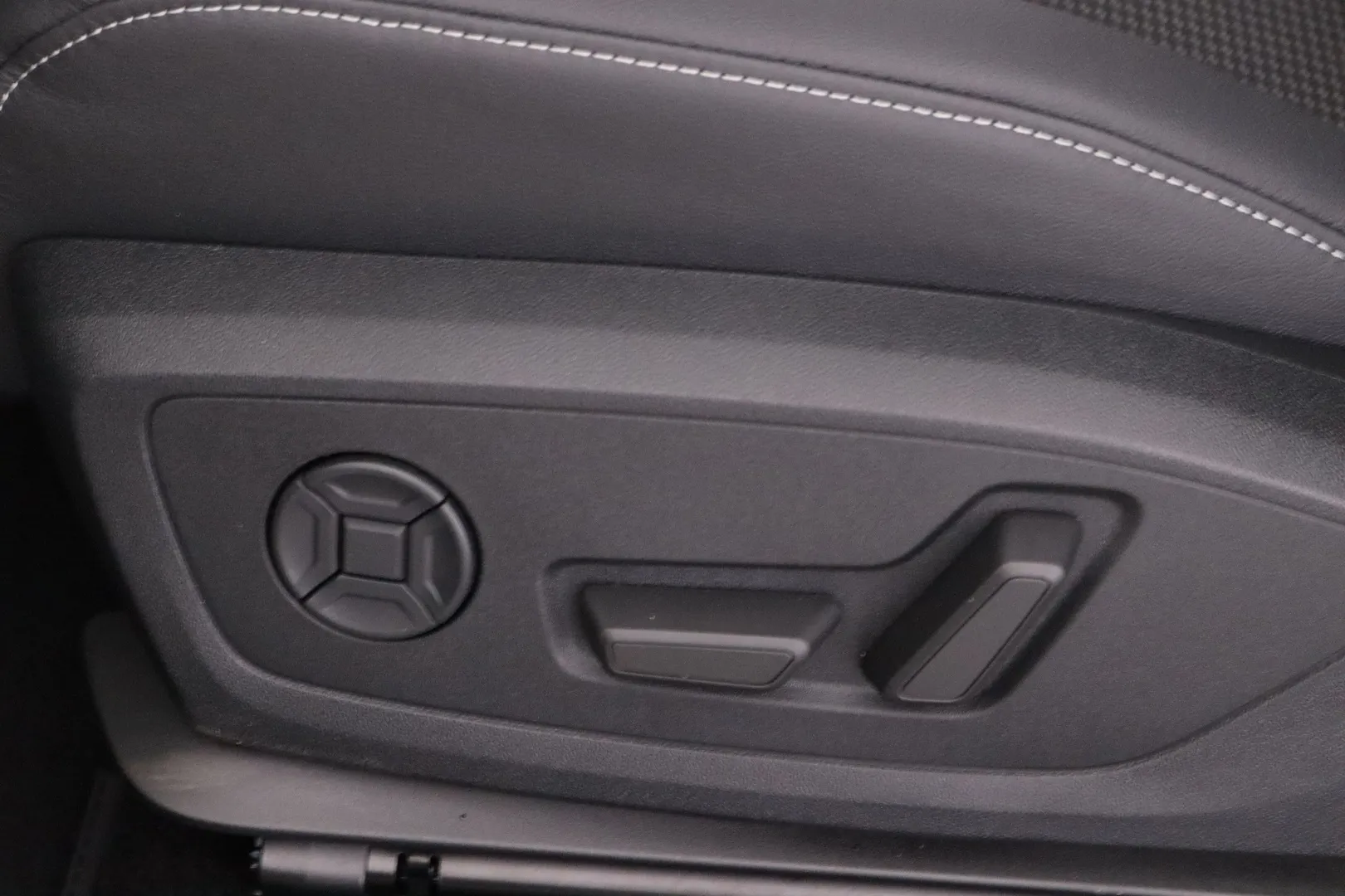 Audi Q4 e-tron NOU-889 carousel image