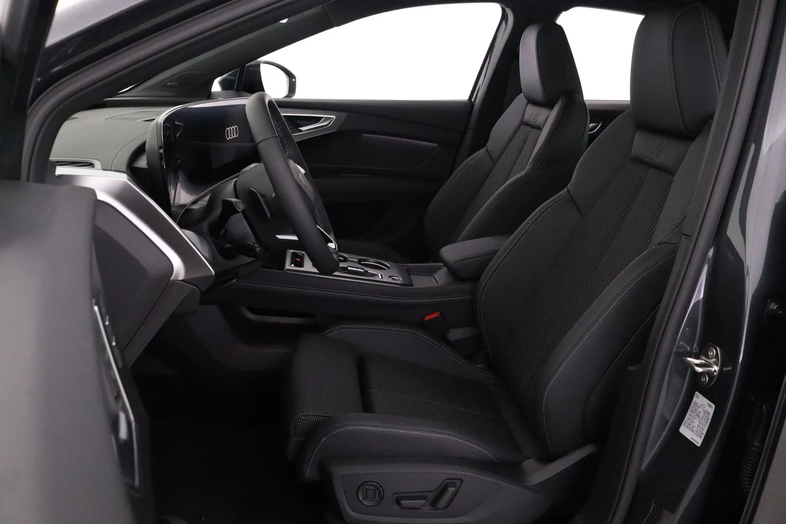 Audi Q4 e-tron NOU-889 carousel image