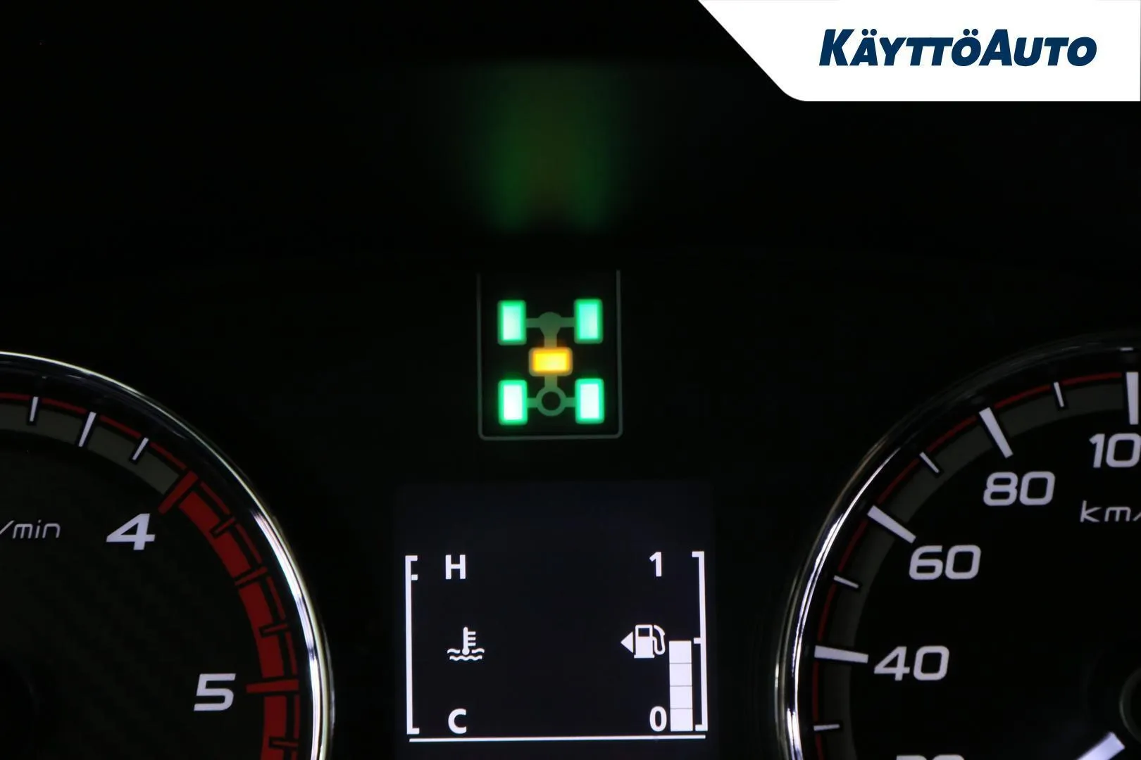 Mitsubishi L200 YLC-603 carousel image
