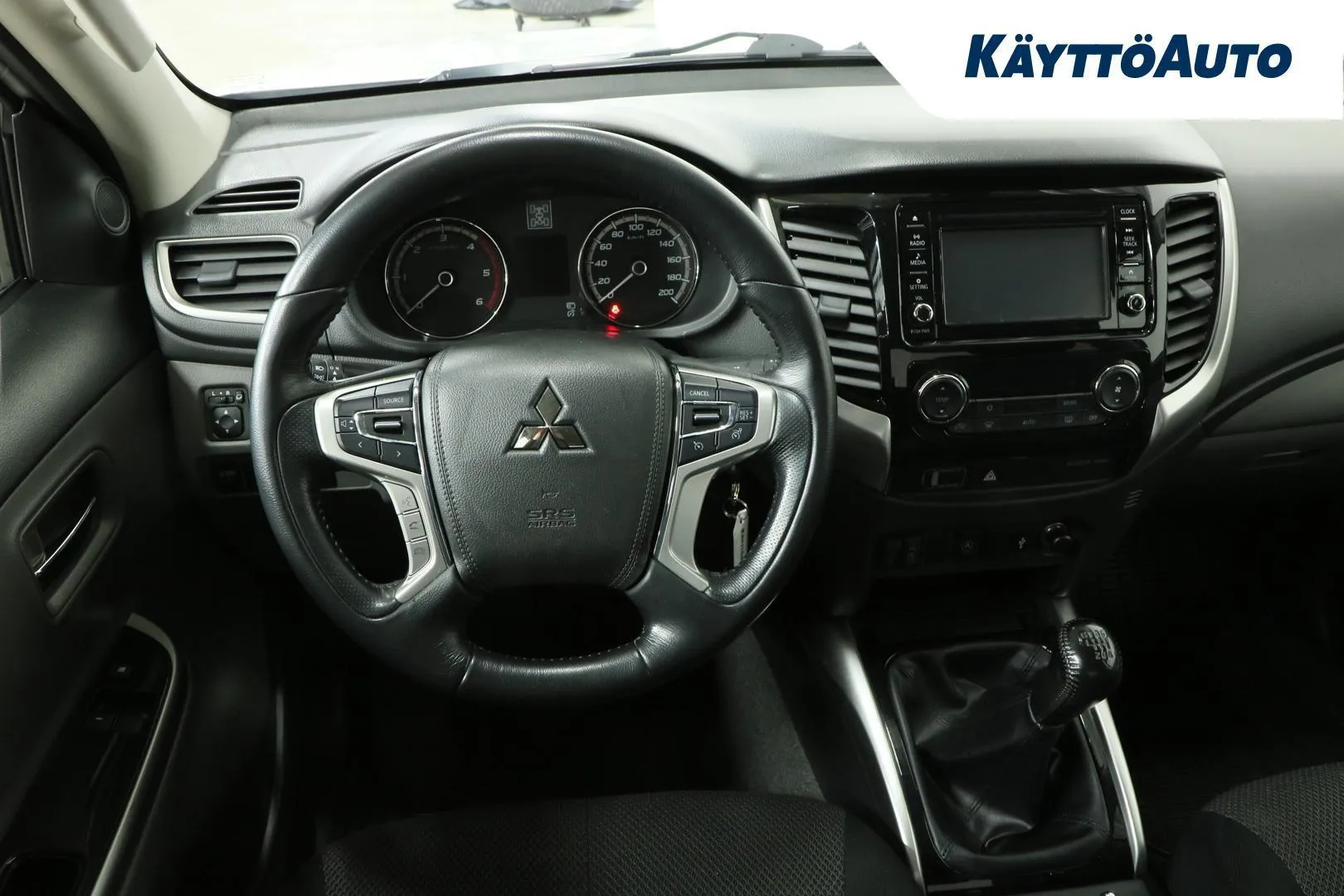 Mitsubishi L200 YLC-603 carousel image