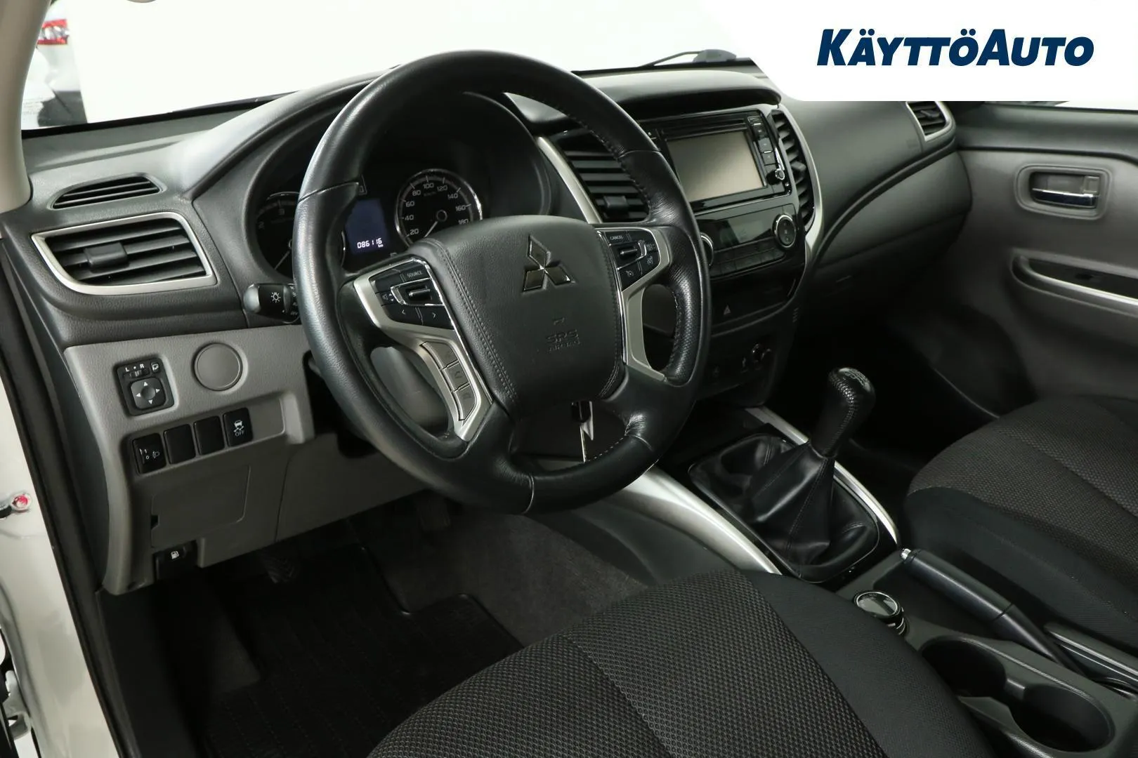 Mitsubishi L200 YLC-603 carousel image