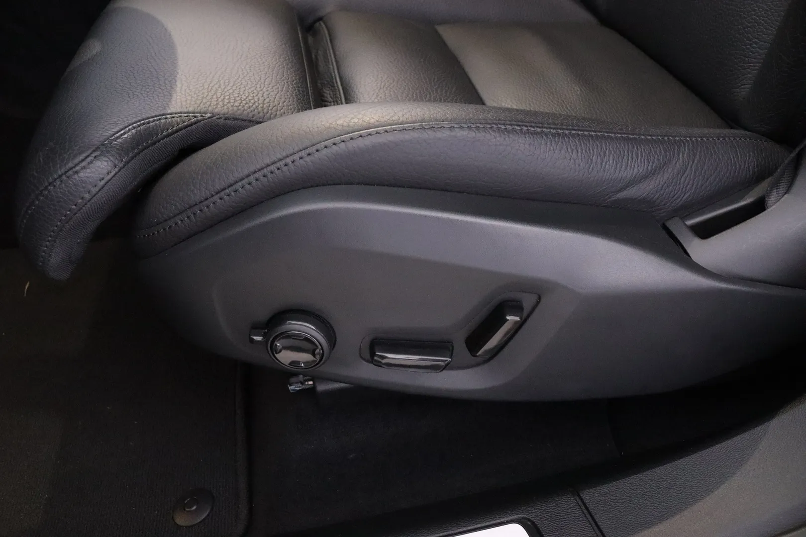 Volvo XC60 XRT-125 carousel image