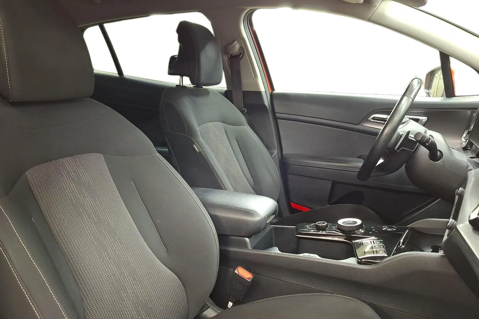 Kia Sportage XRO-641 carousel image