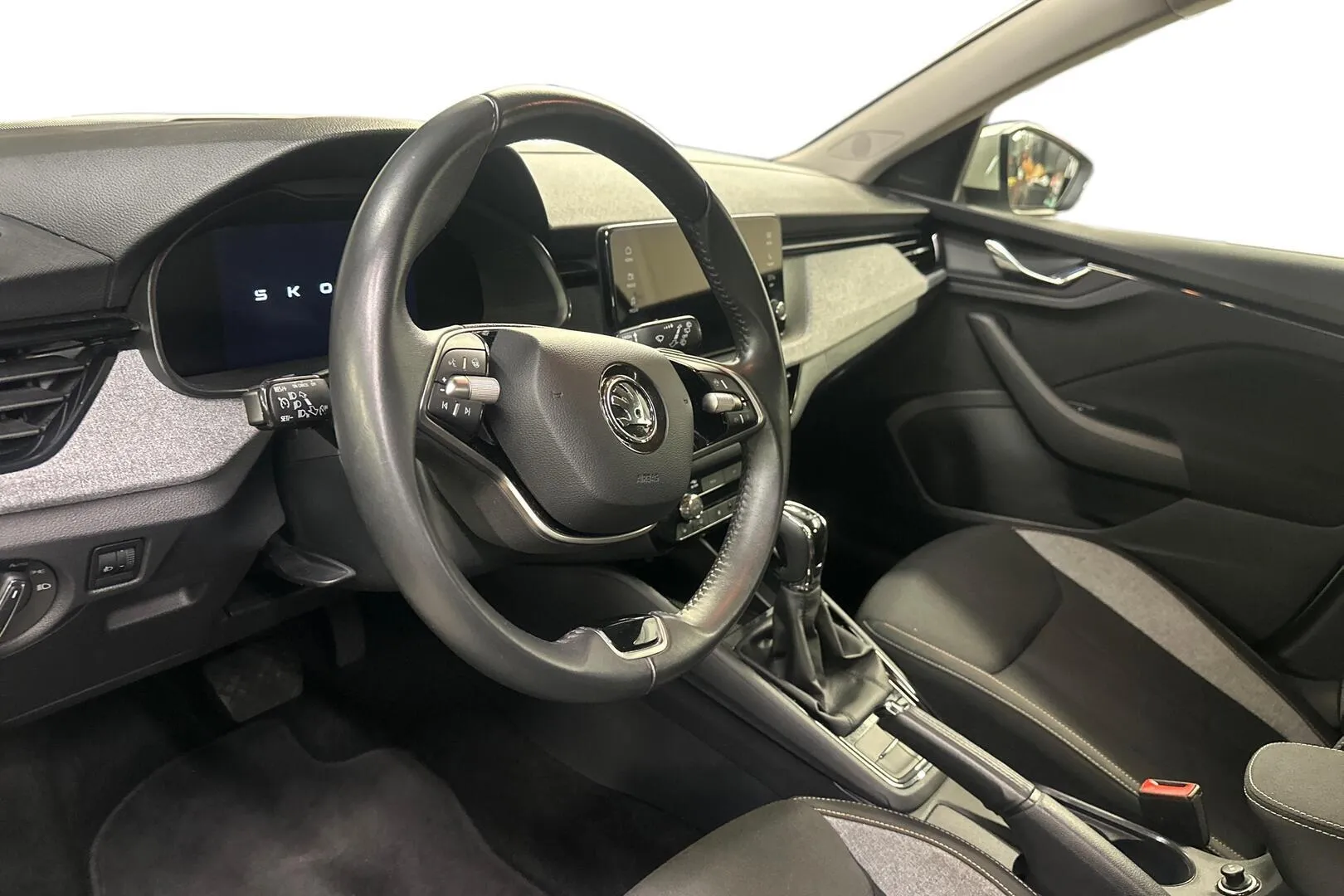 Skoda Kamiq SRJ-199 carousel image