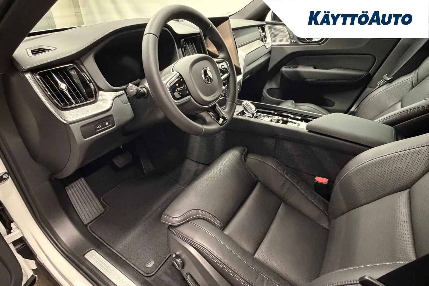 Volvo XC60 SZO-475 carousel image