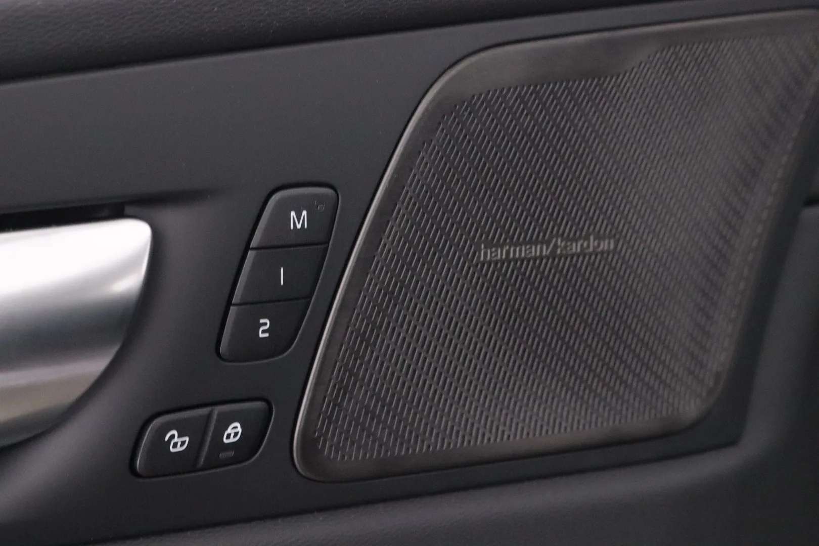 Volvo XC60 SZO-479 carousel image